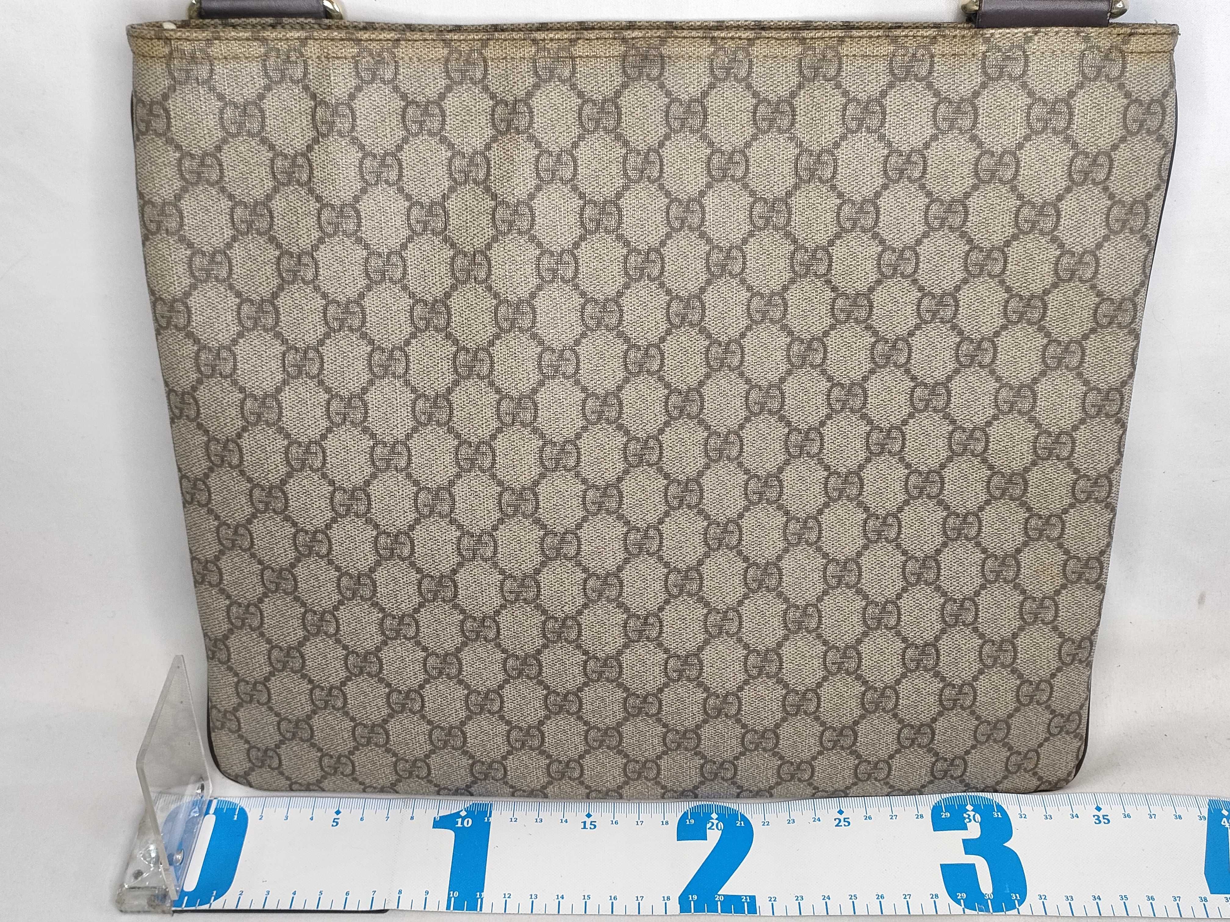 GG Supreme Shoulder Bag — view 2
