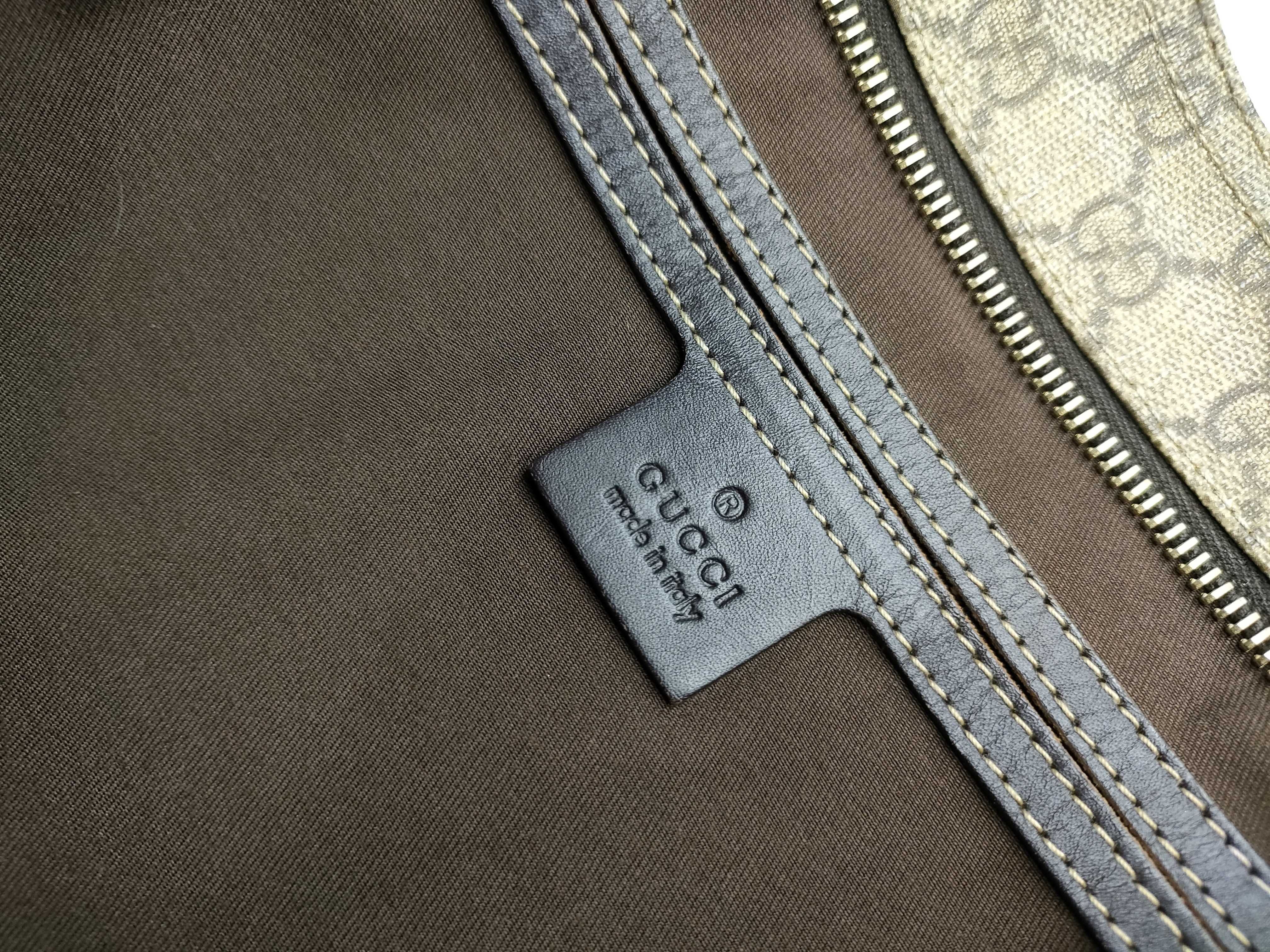 GG Supreme Shoulder Bag — view 11