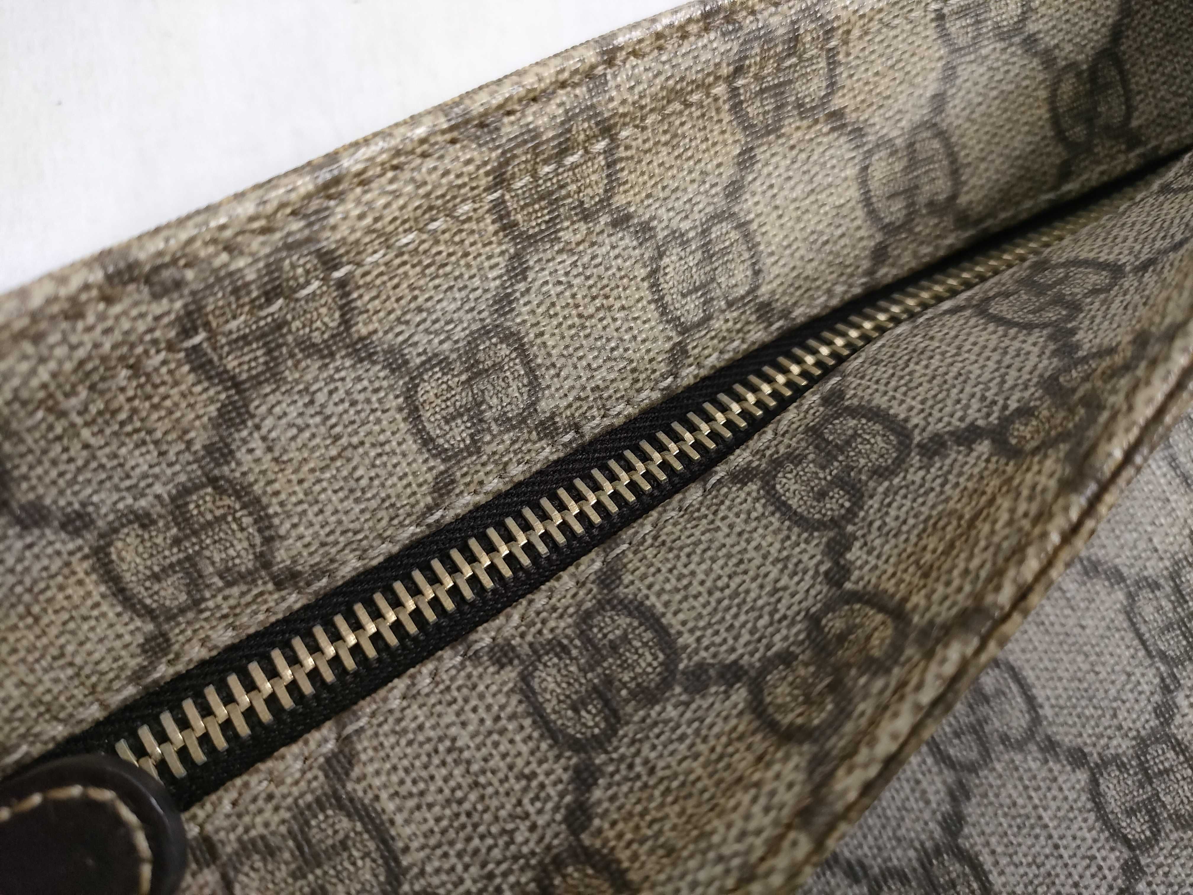 GG Supreme Shoulder Bag — view 8