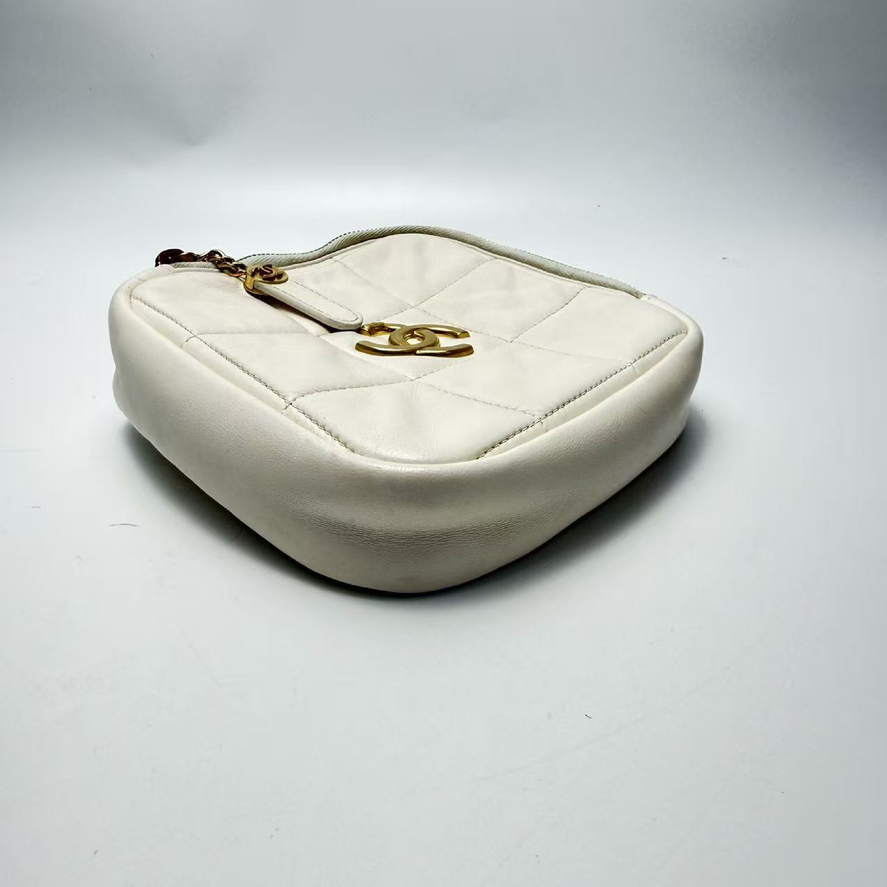 Other Line Sheep Leather Shoulder Bag Series 30 Shoulder Bag — view 7