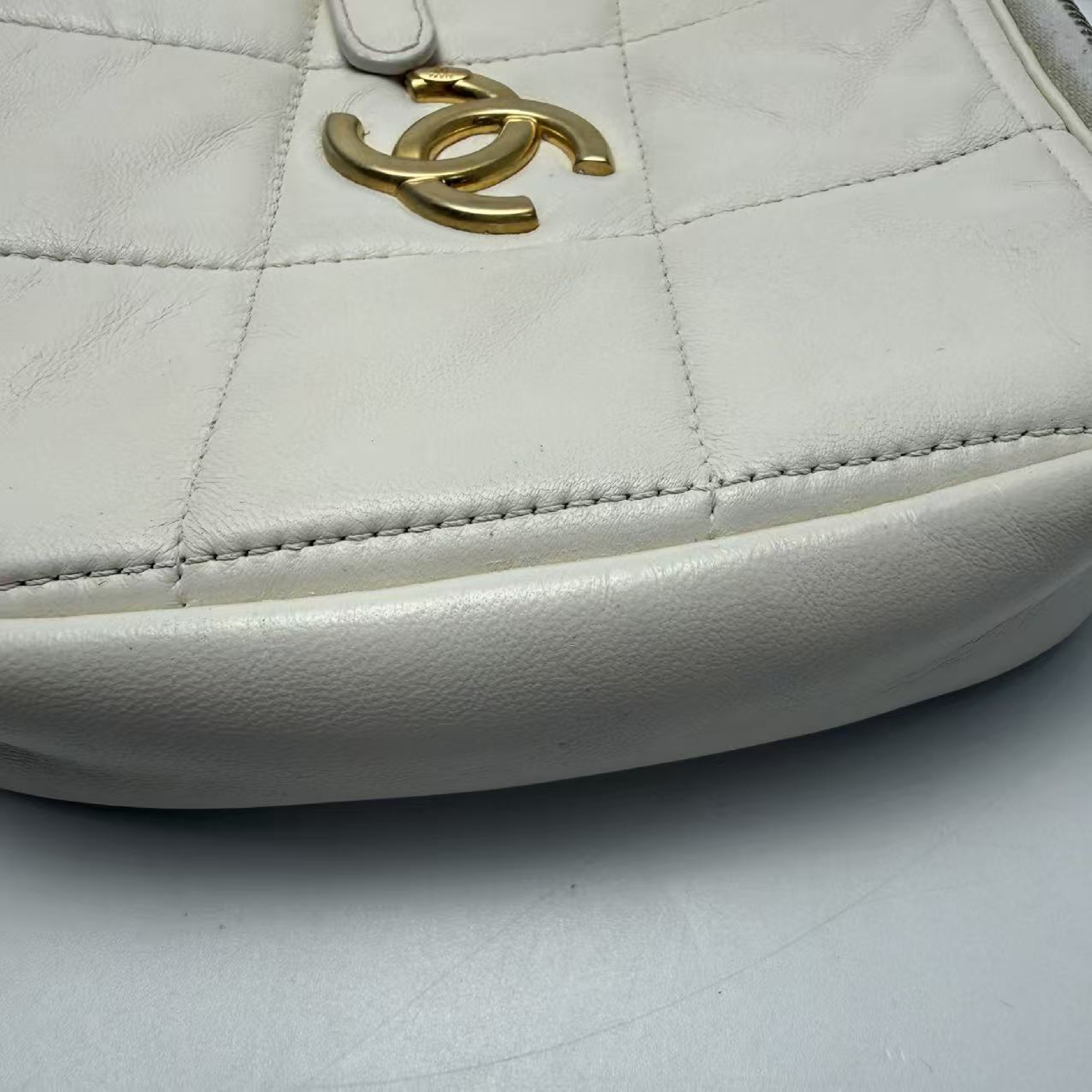 Other Line Sheep Leather Shoulder Bag Series 30 Shoulder Bag — view 8
