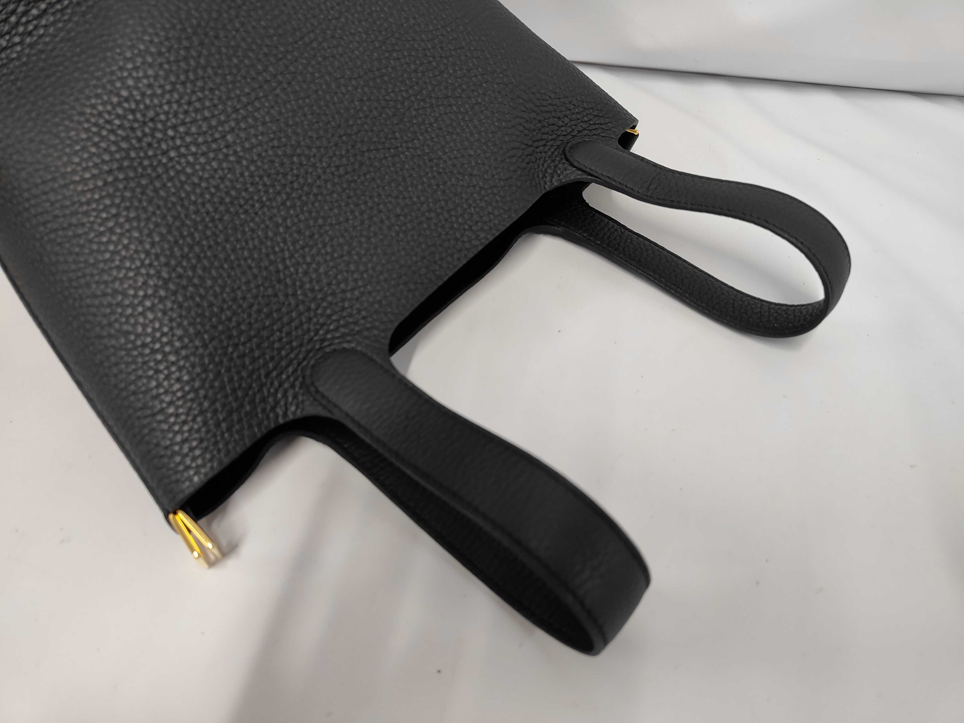 Picotin Lock 18PM Black Handbag with Gold Hardware (G Stamp) — view 5