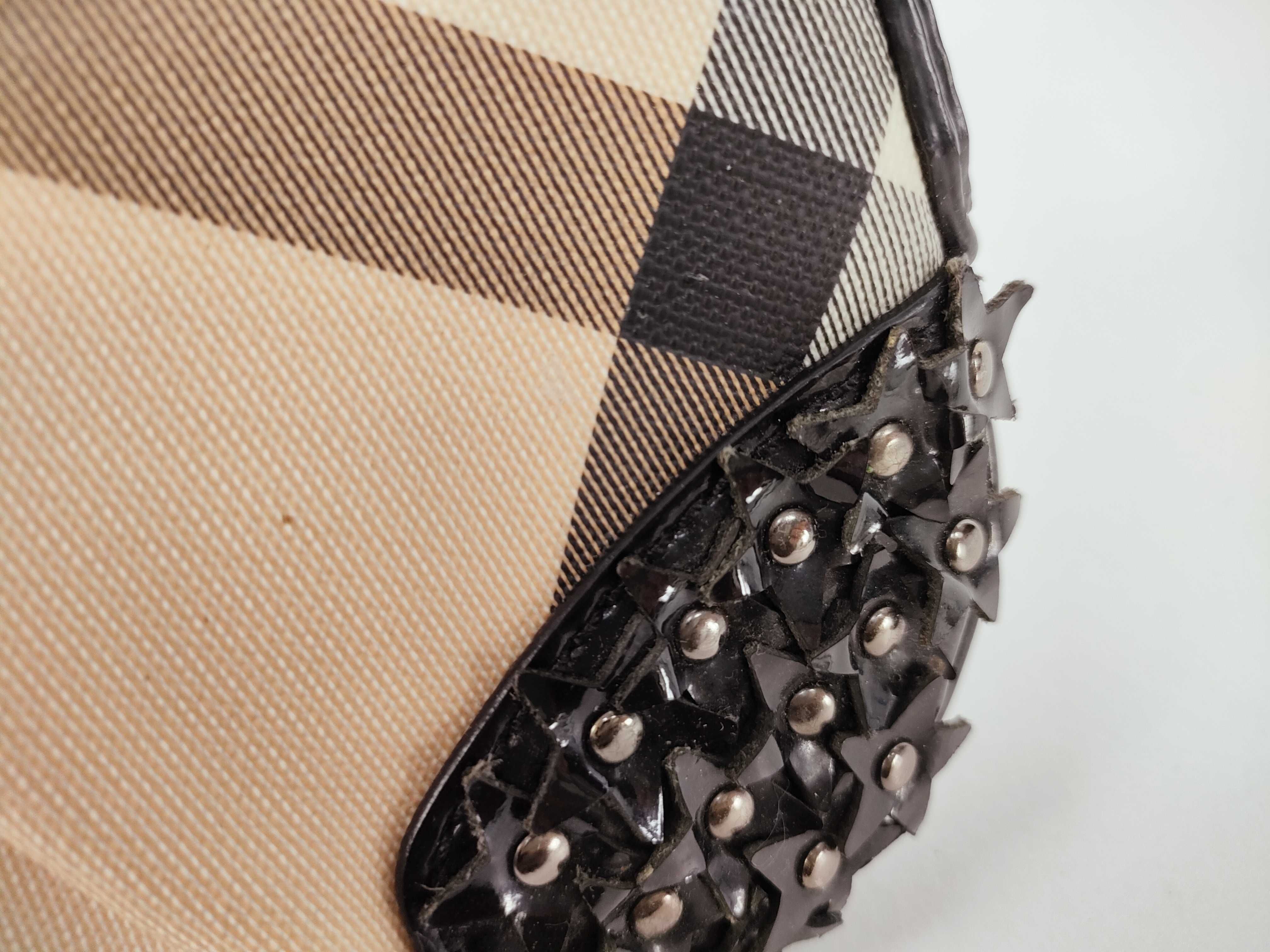 Accessory Pouch Mega Check Pouch — view 10