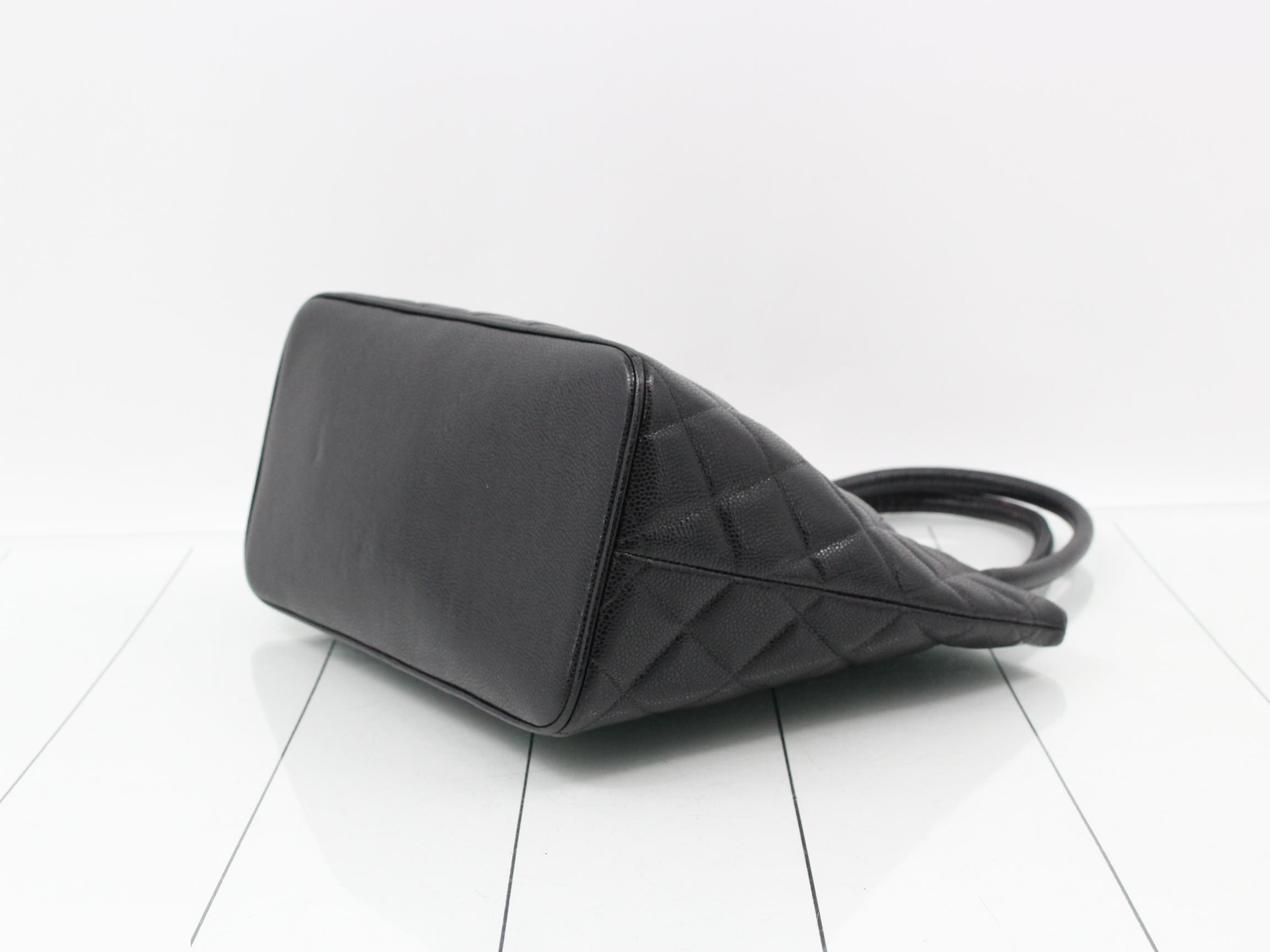 Caviar skin chain handbag — view 6