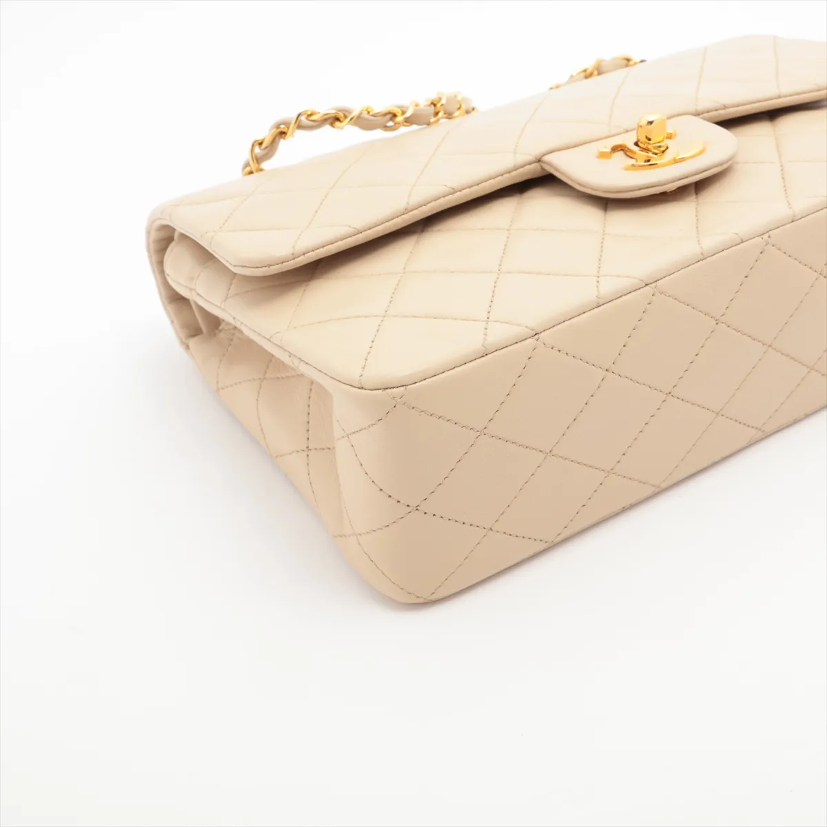 Matelasse 25 Lambskin Double Flap Double Chain Bag Beige Gold Hardware 058270 Series 0 A01112 — view 4