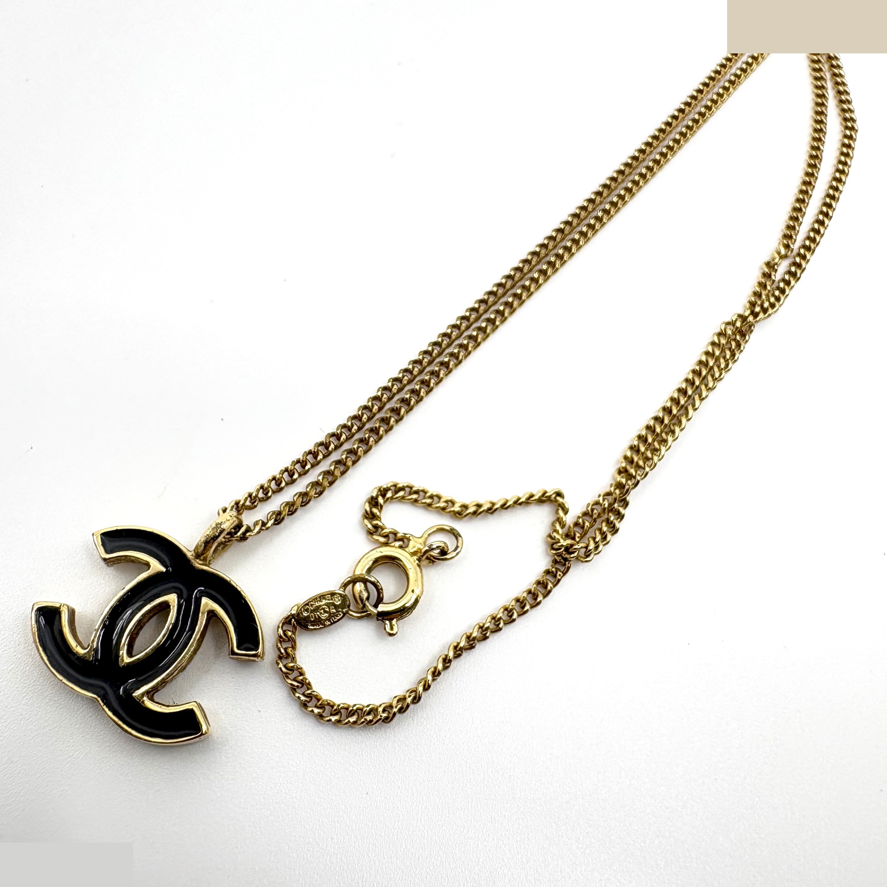 Coco Mark (precious metal) necklace pendant, chain approximately 44cm — view 3
