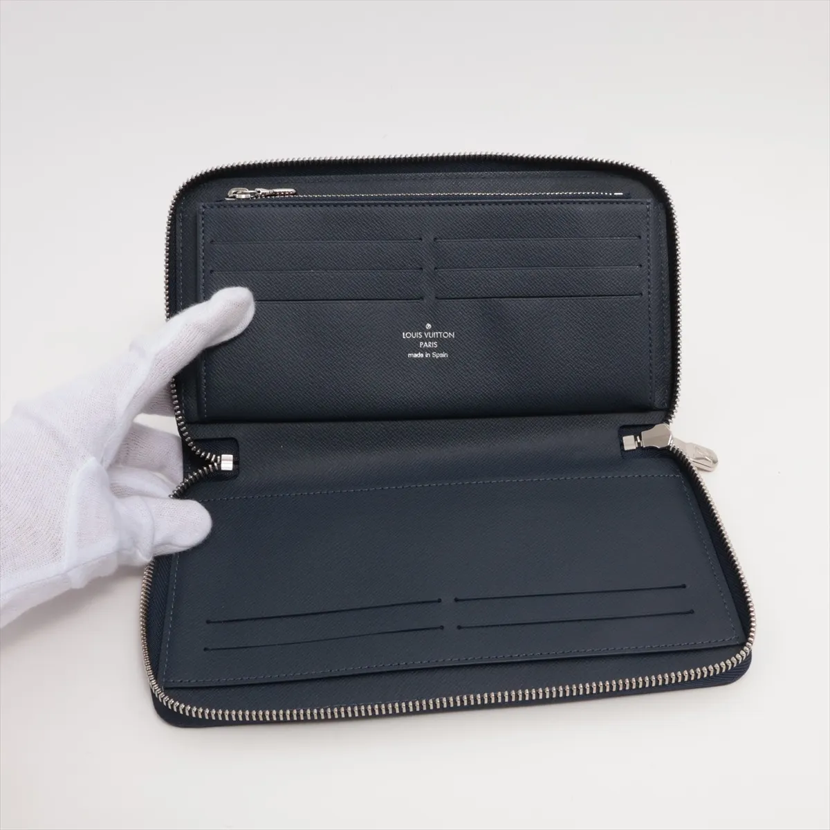 Epi Zippy Organizer NM M62644 CA0230 Navy Round Zip Wallet — view 3
