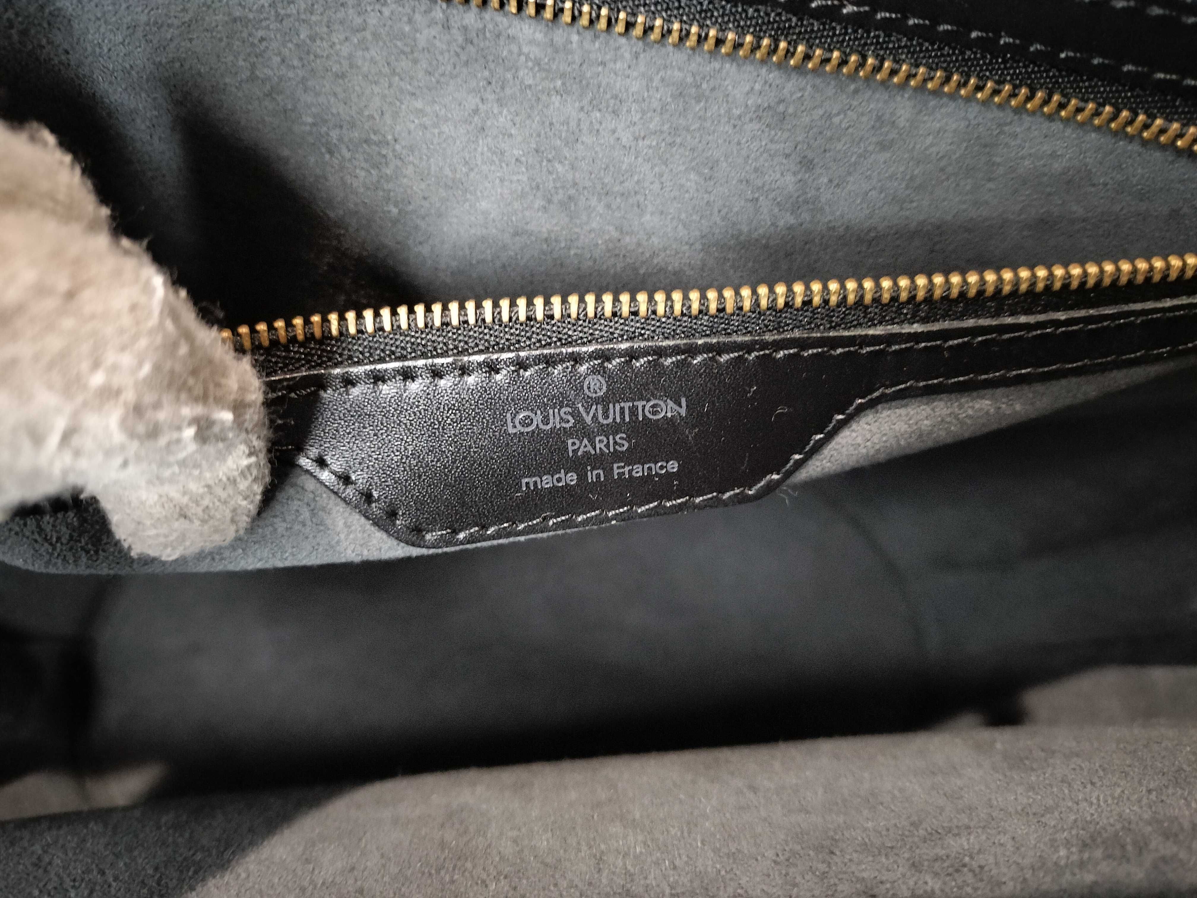 Epi Saint Jacques Shoulder Bag — view 12