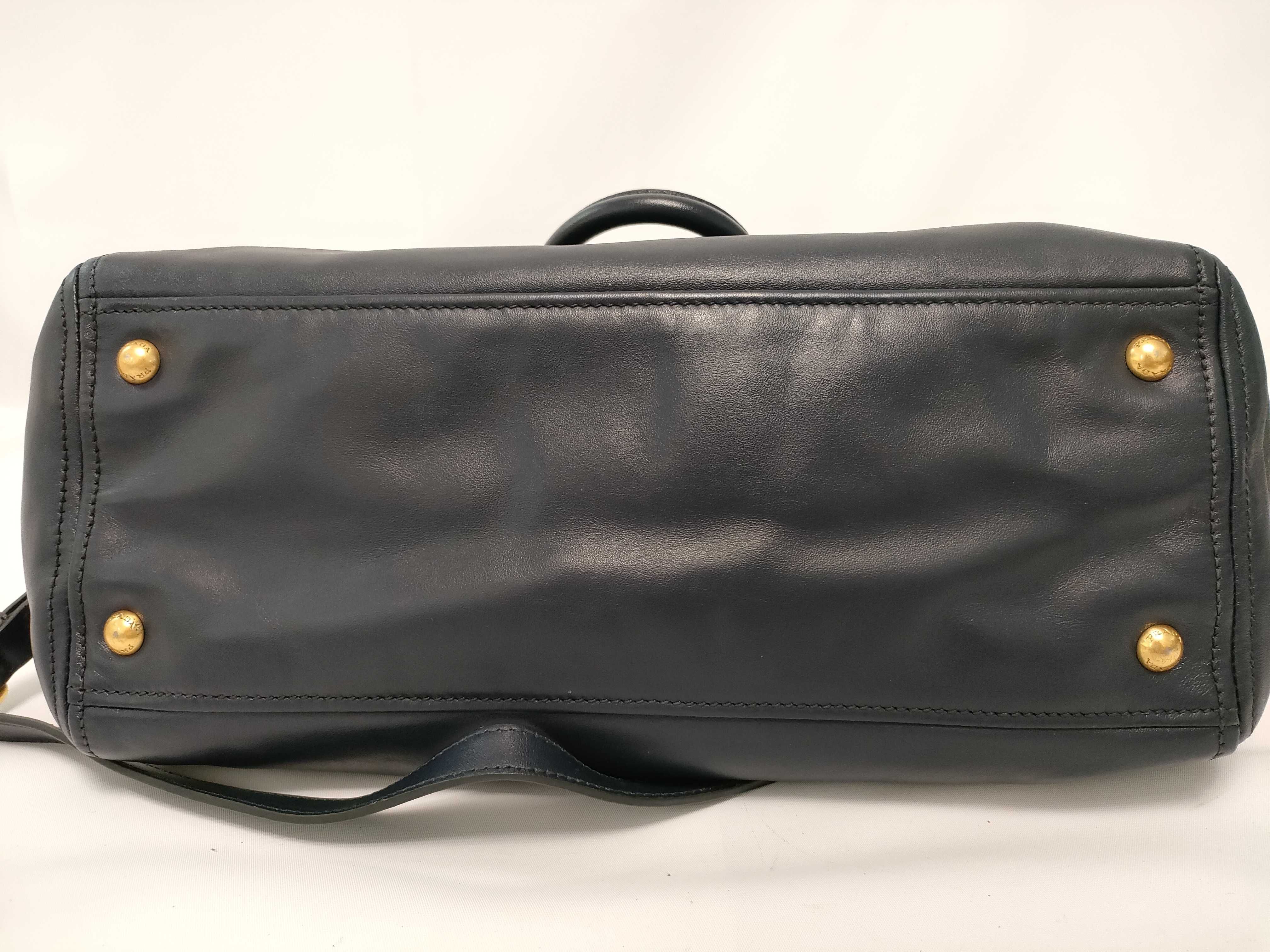 Soft Calf Double Zip Shoulder Bag Navy Shoulder Bag — view 9