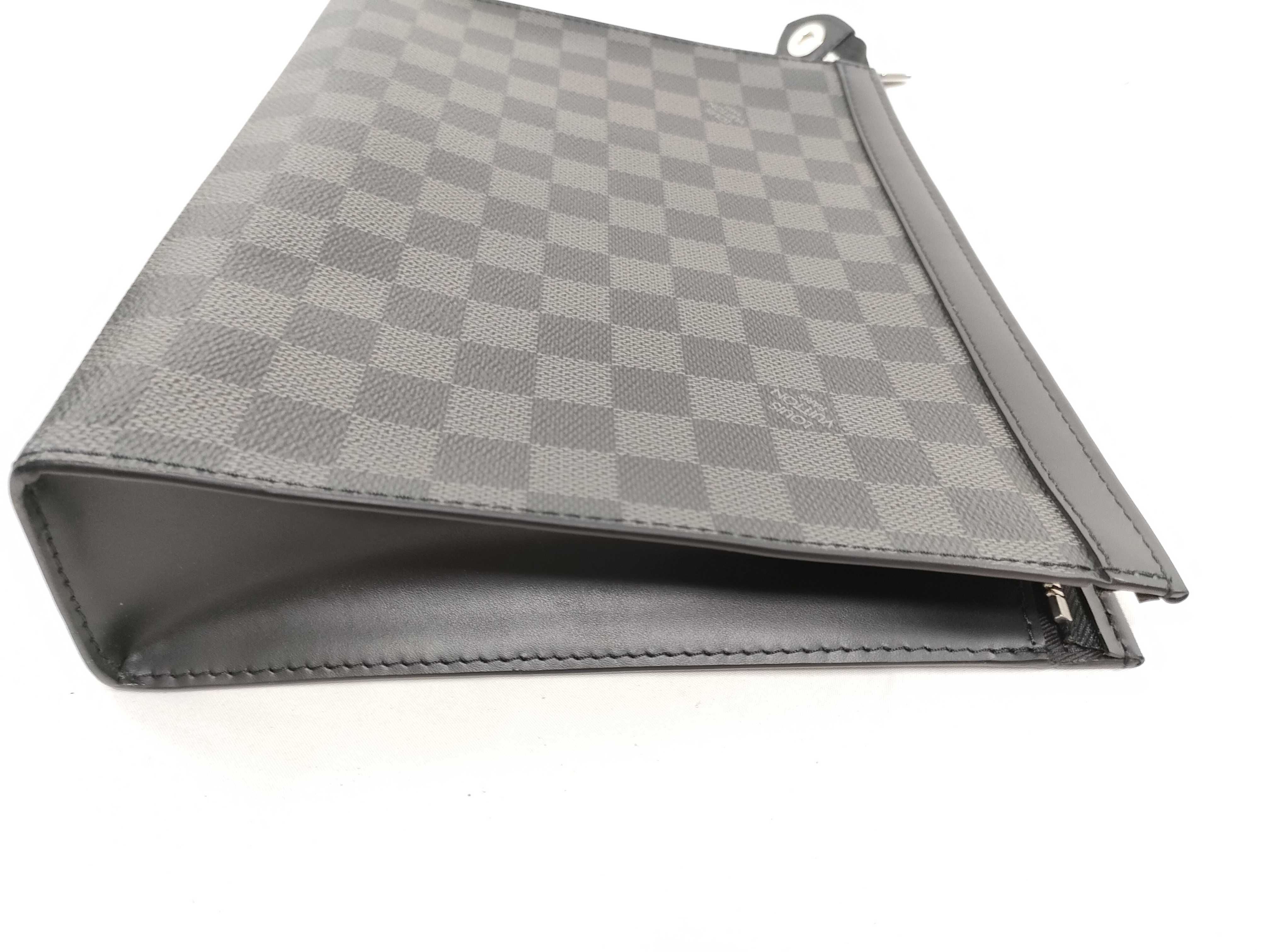 Damier Graphite LV Damier Graphite Pochette Voyage MM N41696 TA3290 Second Bag — view 13