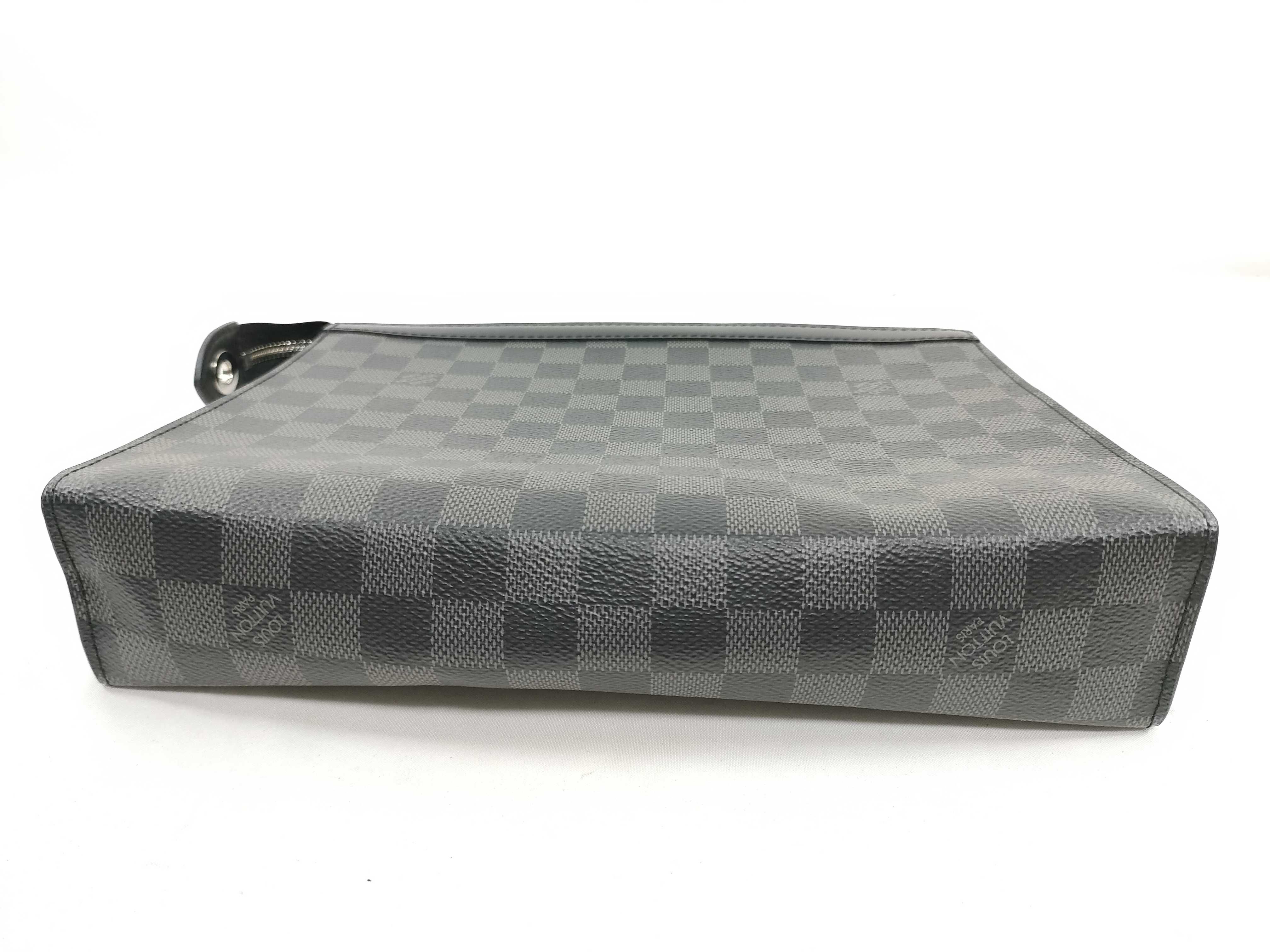 Damier Graphite LV Damier Graphite Pochette Voyage MM N41696 TA3290 Second Bag — view 3