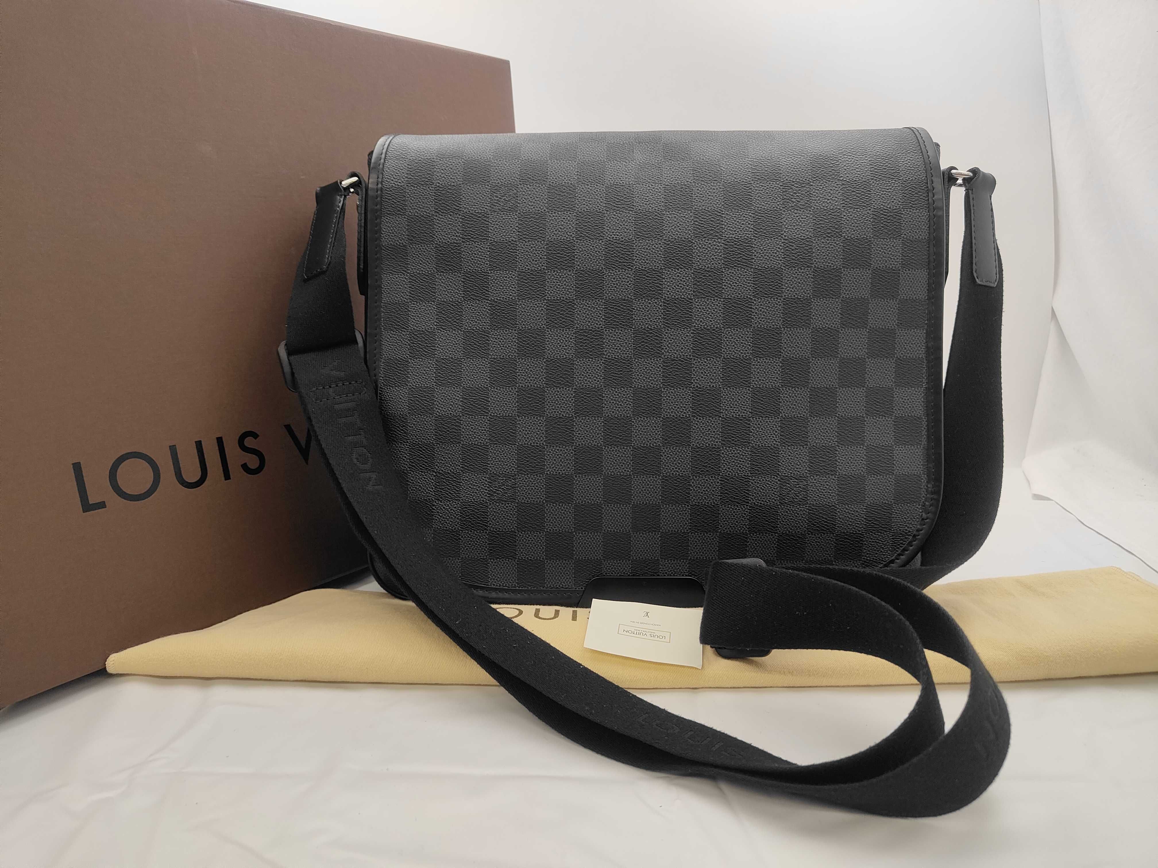 N58029 SP3101 Graphite Daniel MM Shoulder Bag