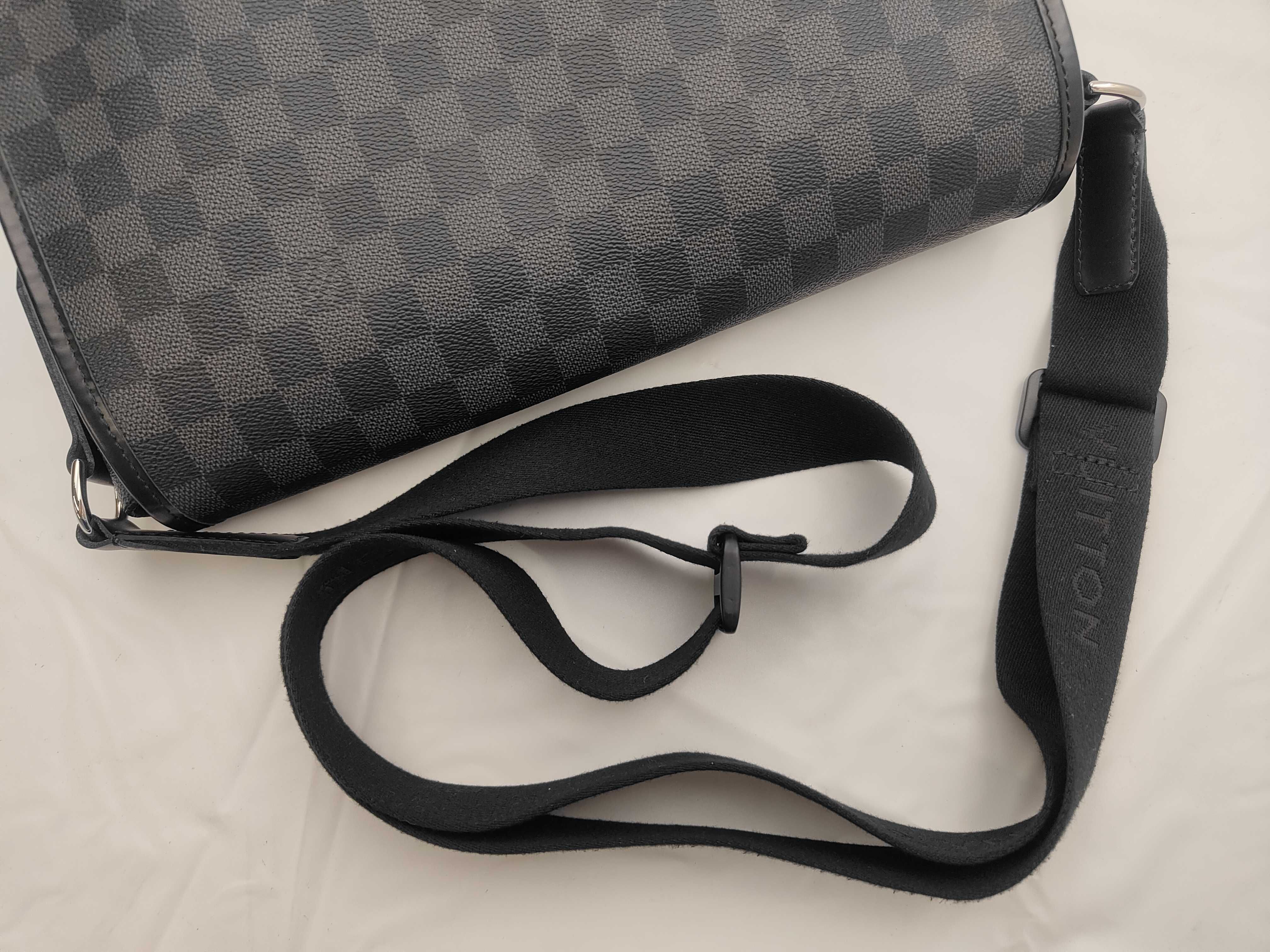 N58029 SP3101 Graphite Daniel MM Shoulder Bag — view 3