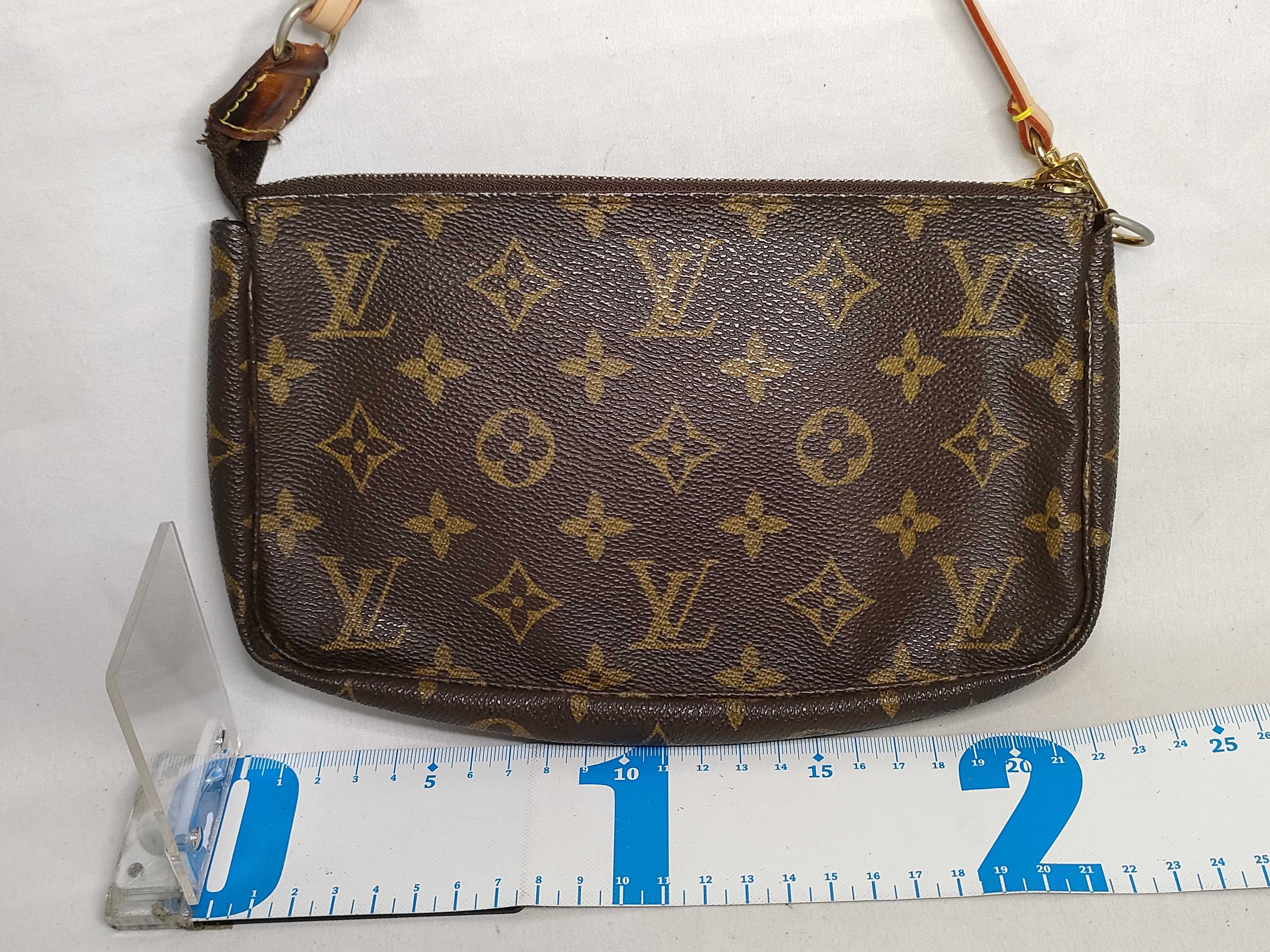 Monogram LV/Louis Vuitton M51980/Pochette Accessoires (old model) Monogram Pouch Handbag — view 2