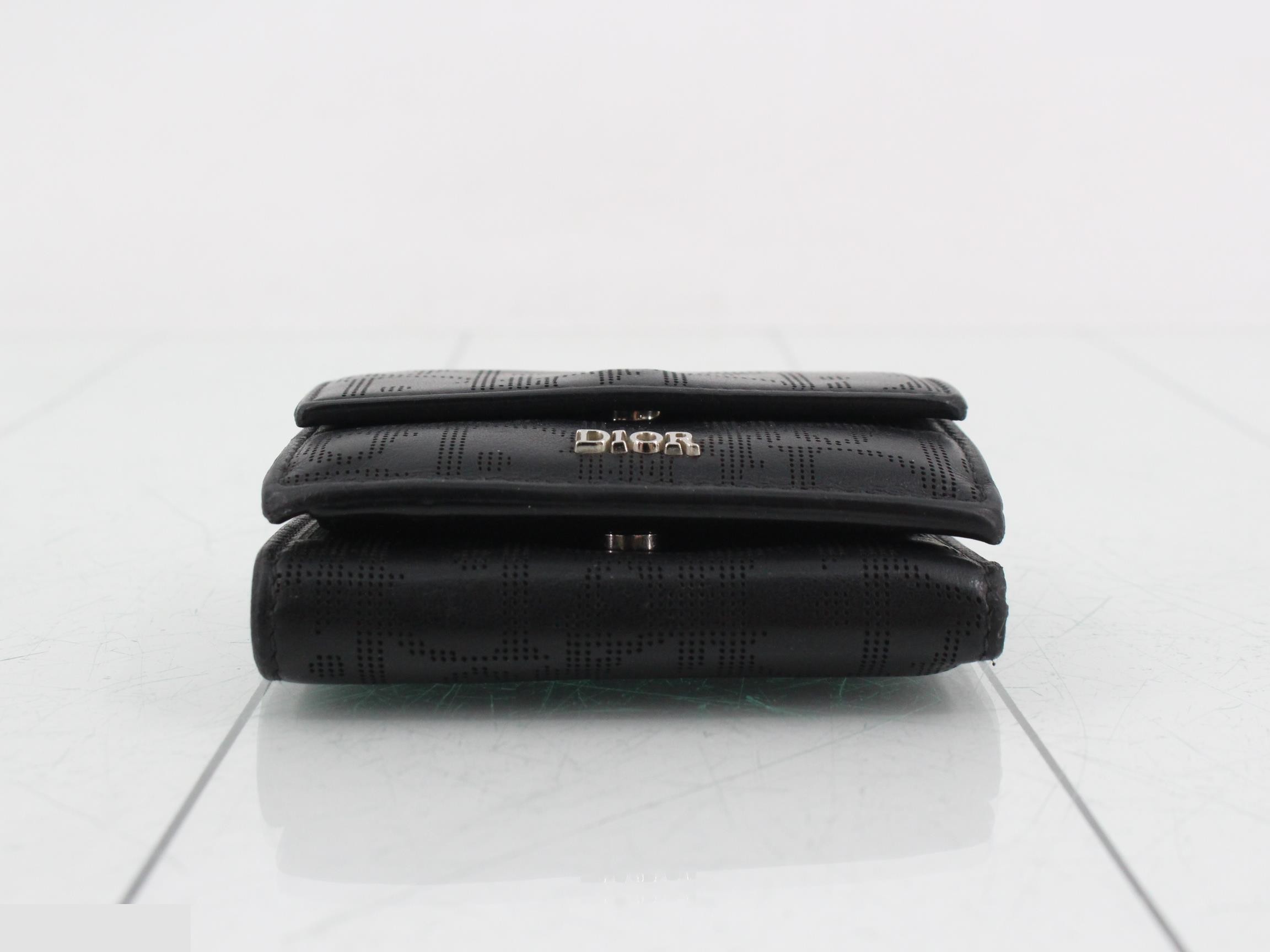 Other lines: Bags & Wallets, Oblique Tri-fold Wallet, Black — view 3