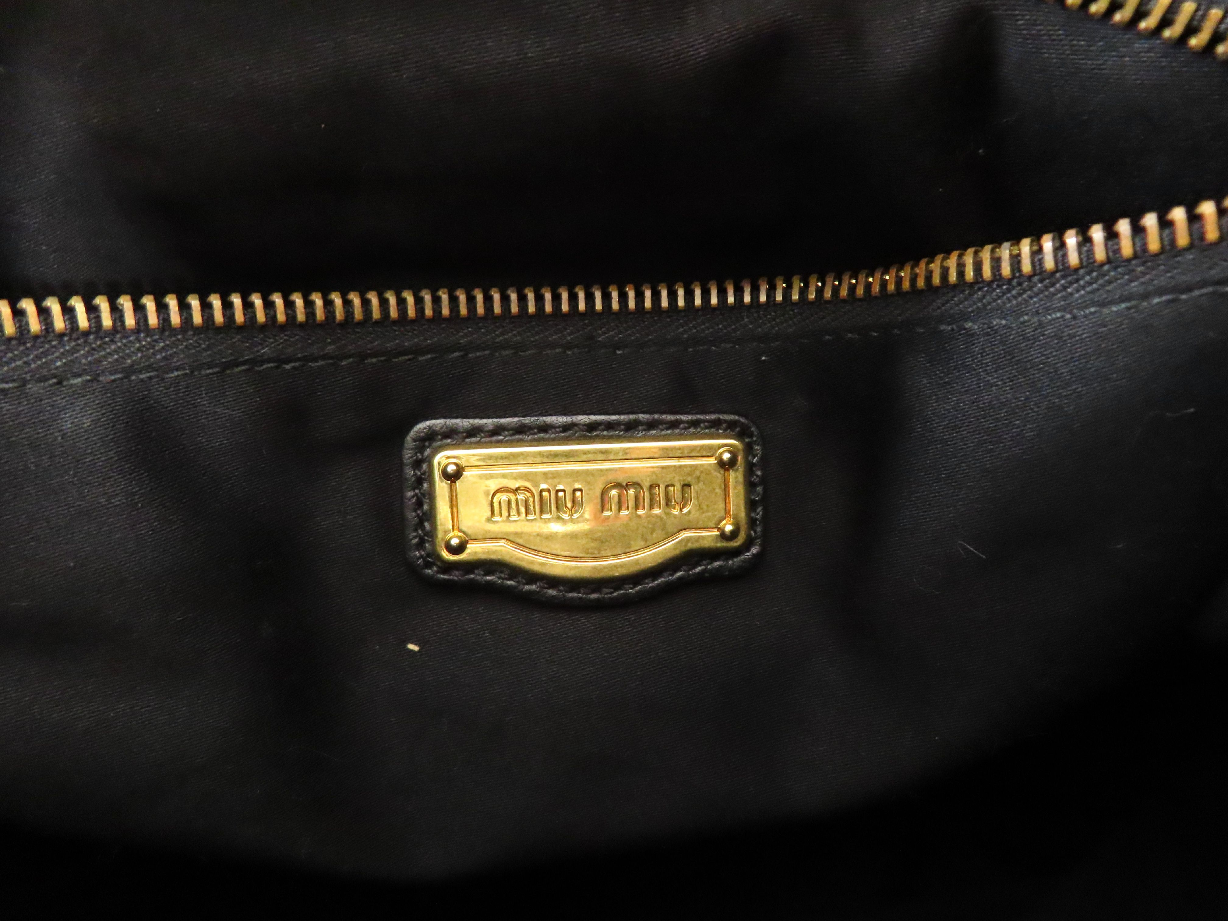 Matelassé Shoulder Bag Handbag Black Handbag — view 11