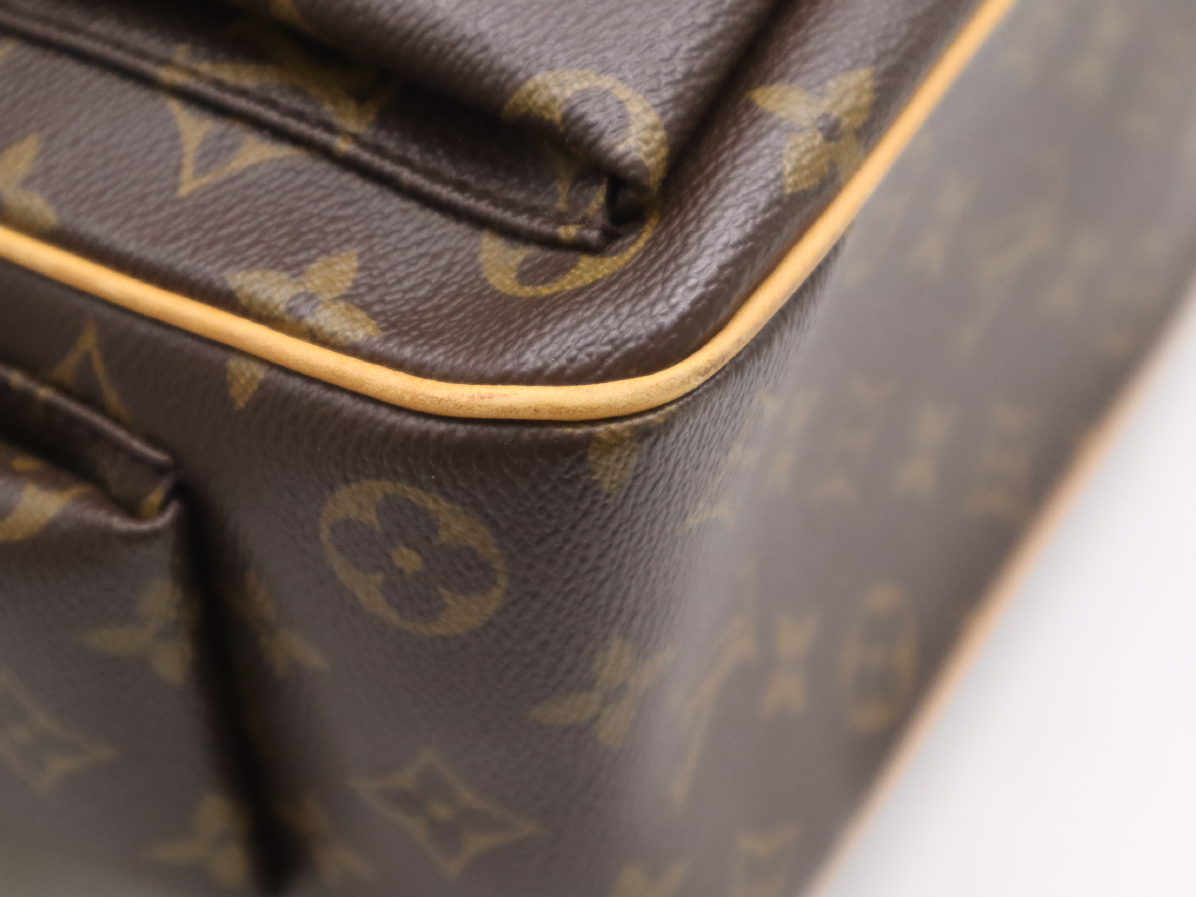 M51162 Monogram Multipuri City Shoulder Bag with Box — view 10