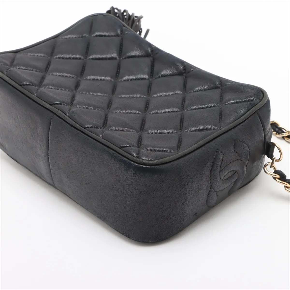 Matelasse Lambskin Chain Shoulder Bag Fringe Black Gold Hardware — view 3