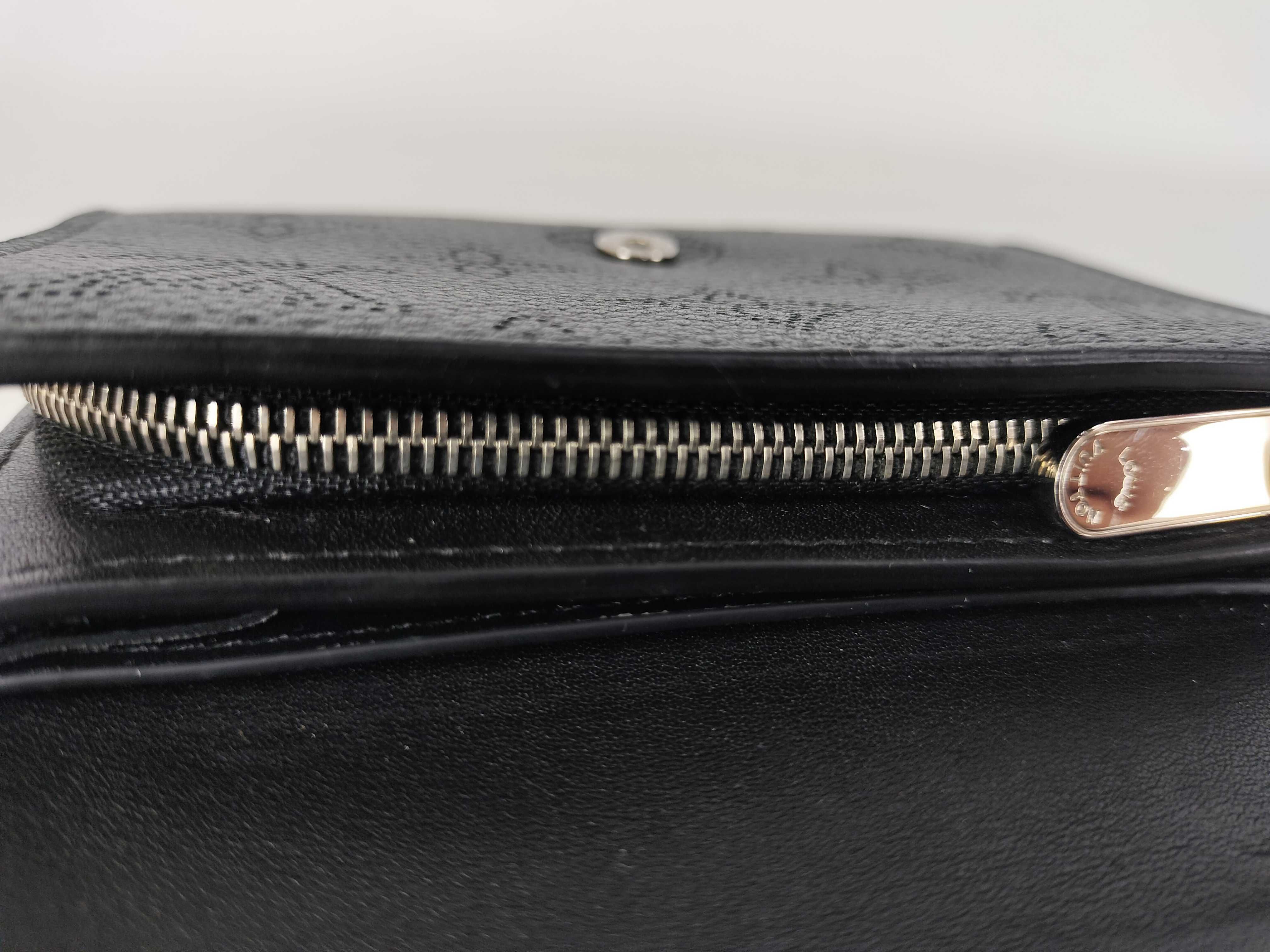 Monogram Mahina Portefeuille Iris Compact Wallet — view 8
