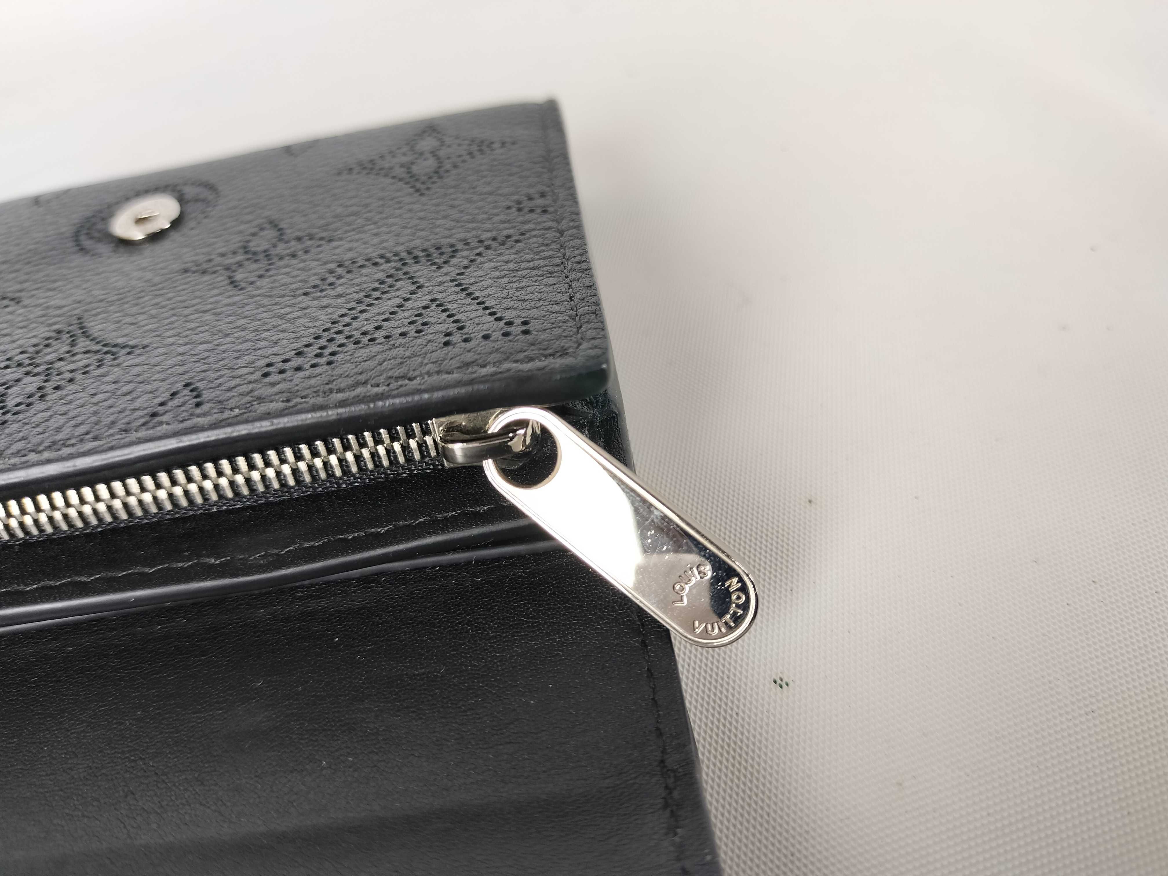Monogram Mahina Portefeuille Iris Compact Wallet — view 9