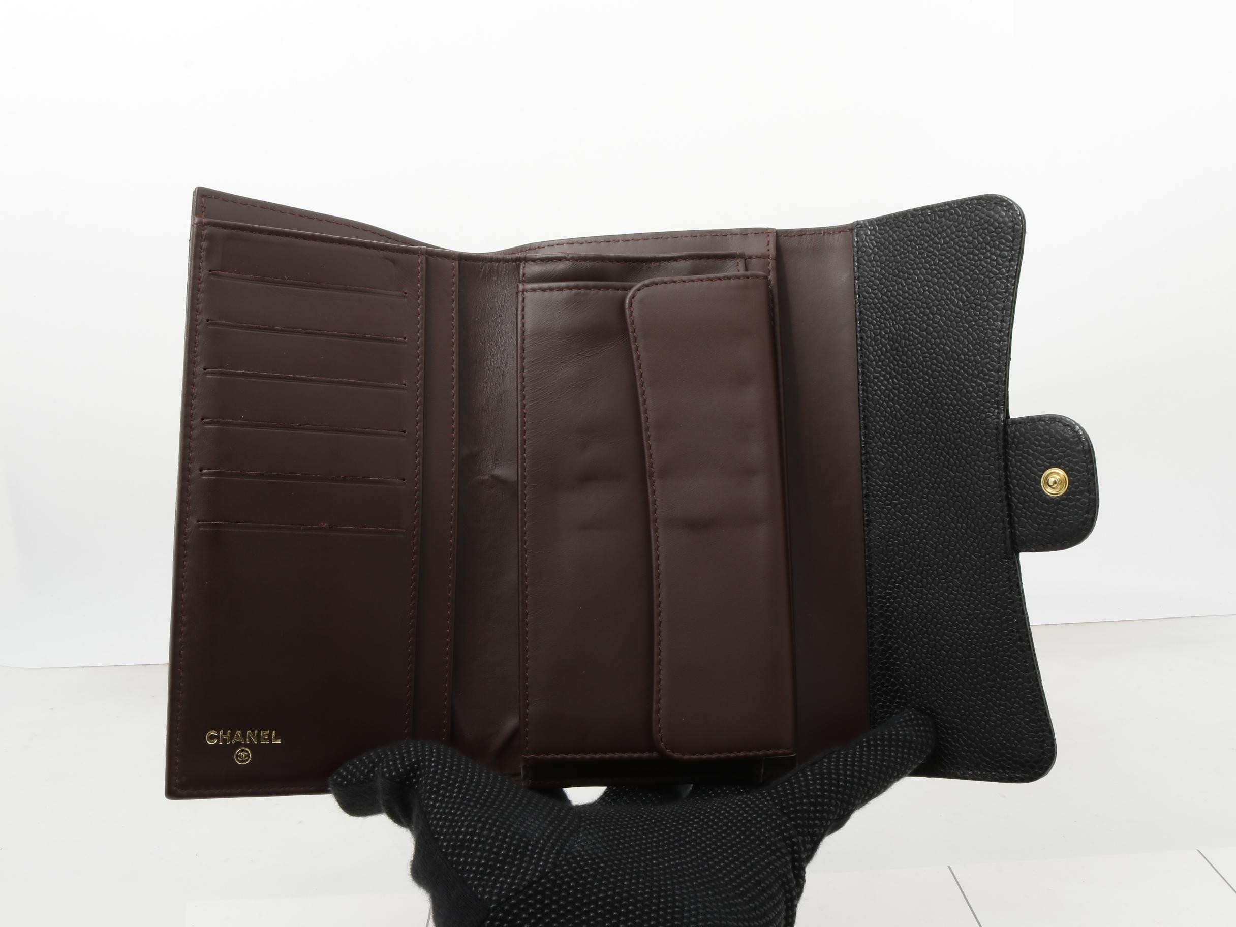 Matelassé Caviar Skin Coco Mark Tri-fold Long Wallet — view 4