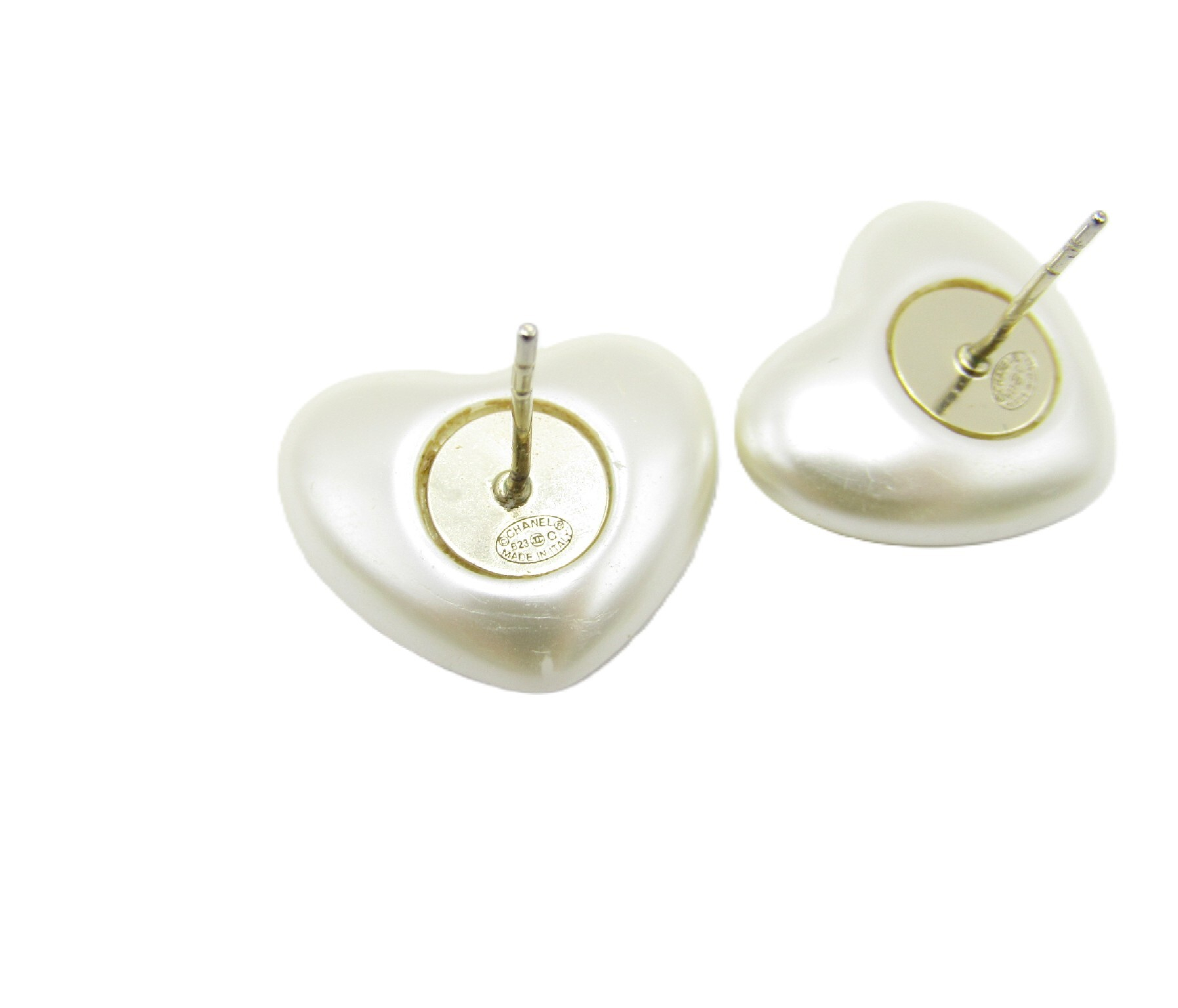 Coco Mark Heart Pearl Earrings AB7011 (Faux Pearl/Crystal/Gold) — view 3