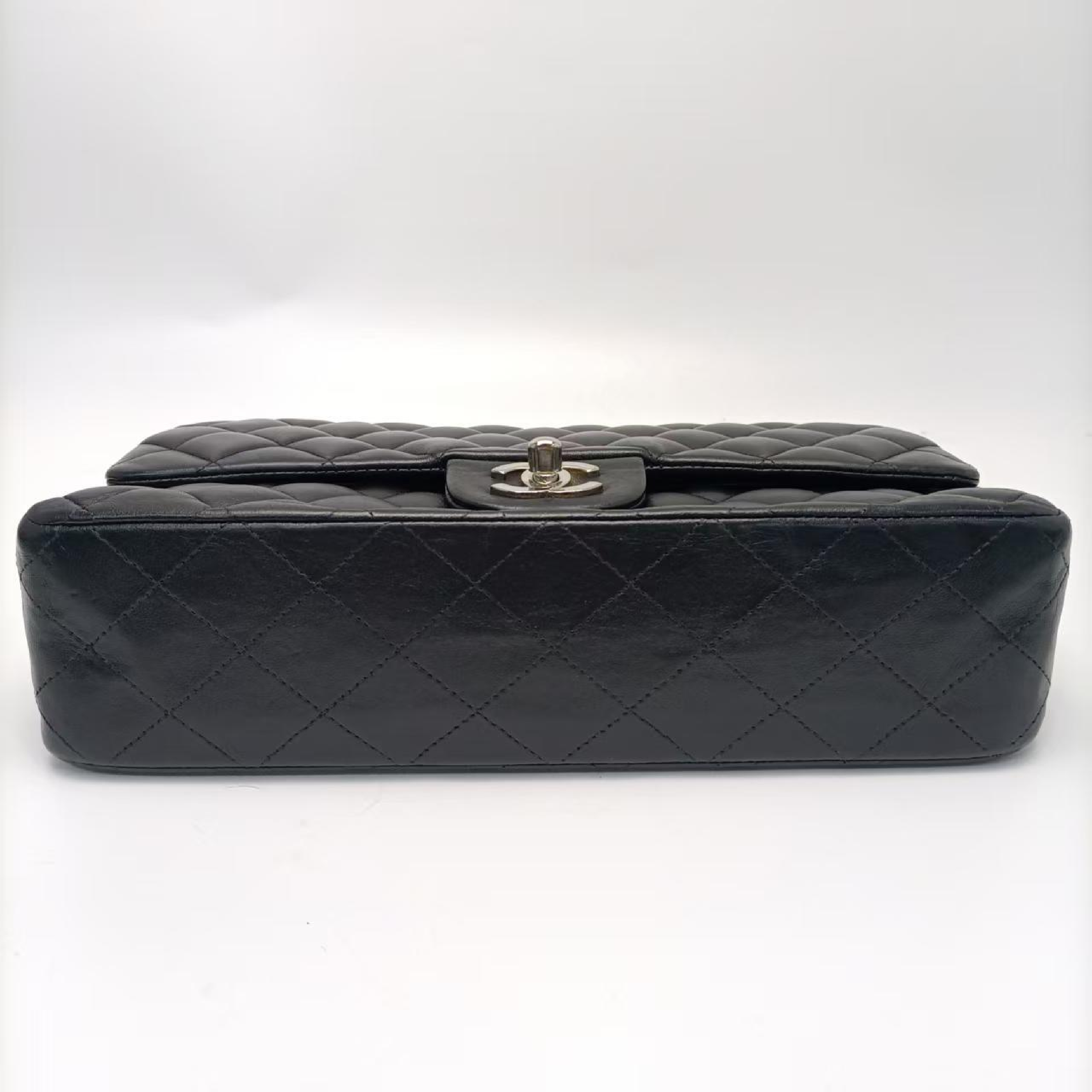 Classic Flap Lambskin Chain Shoulder Bag Serial No. 10 Shoulder Bag — view 6