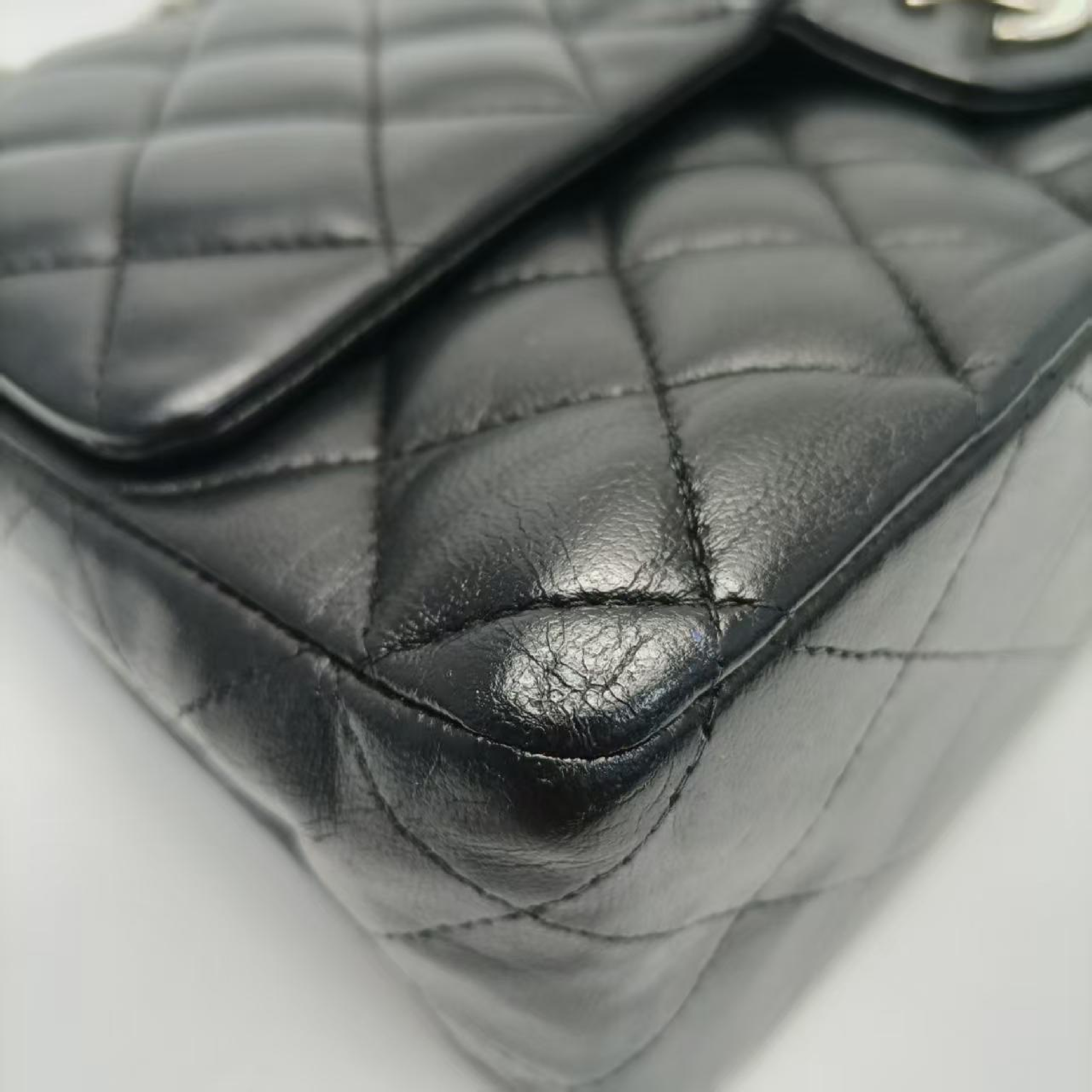 Classic Flap Lambskin Chain Shoulder Bag Serial No. 10 Shoulder Bag — view 8