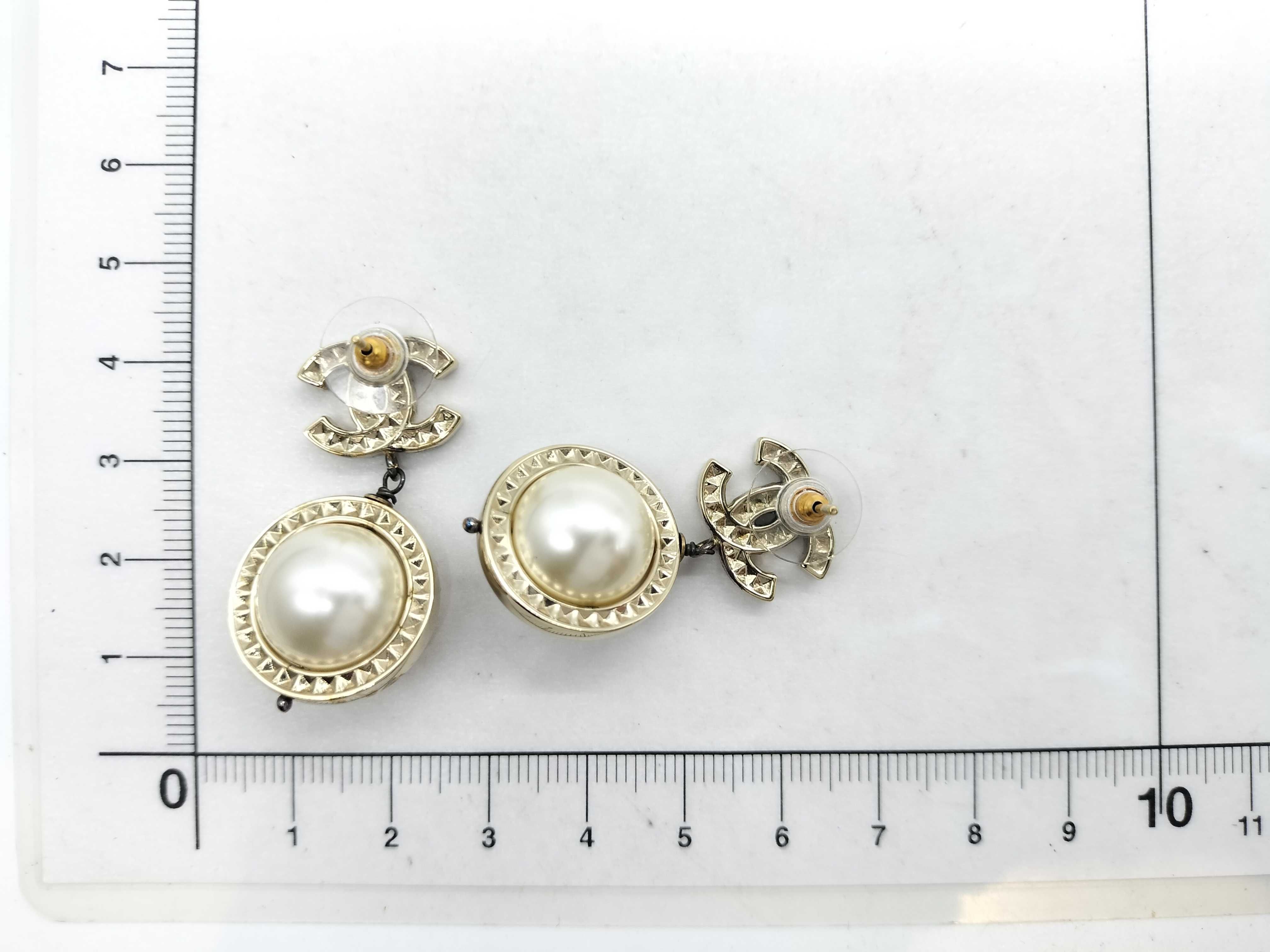 B18 B Coco Pearl Earrings — view 9