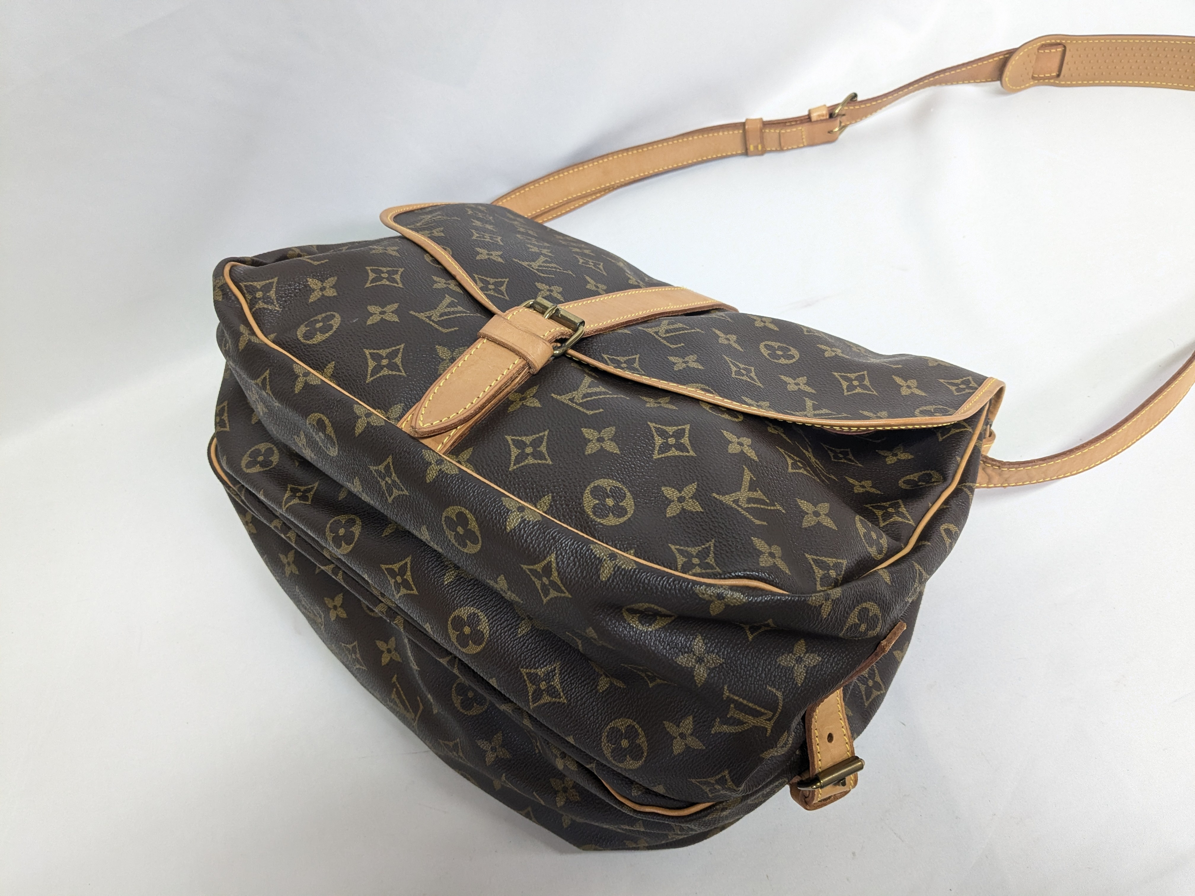 LV Monogram Saumur 35 Shoulder Bag — view 4