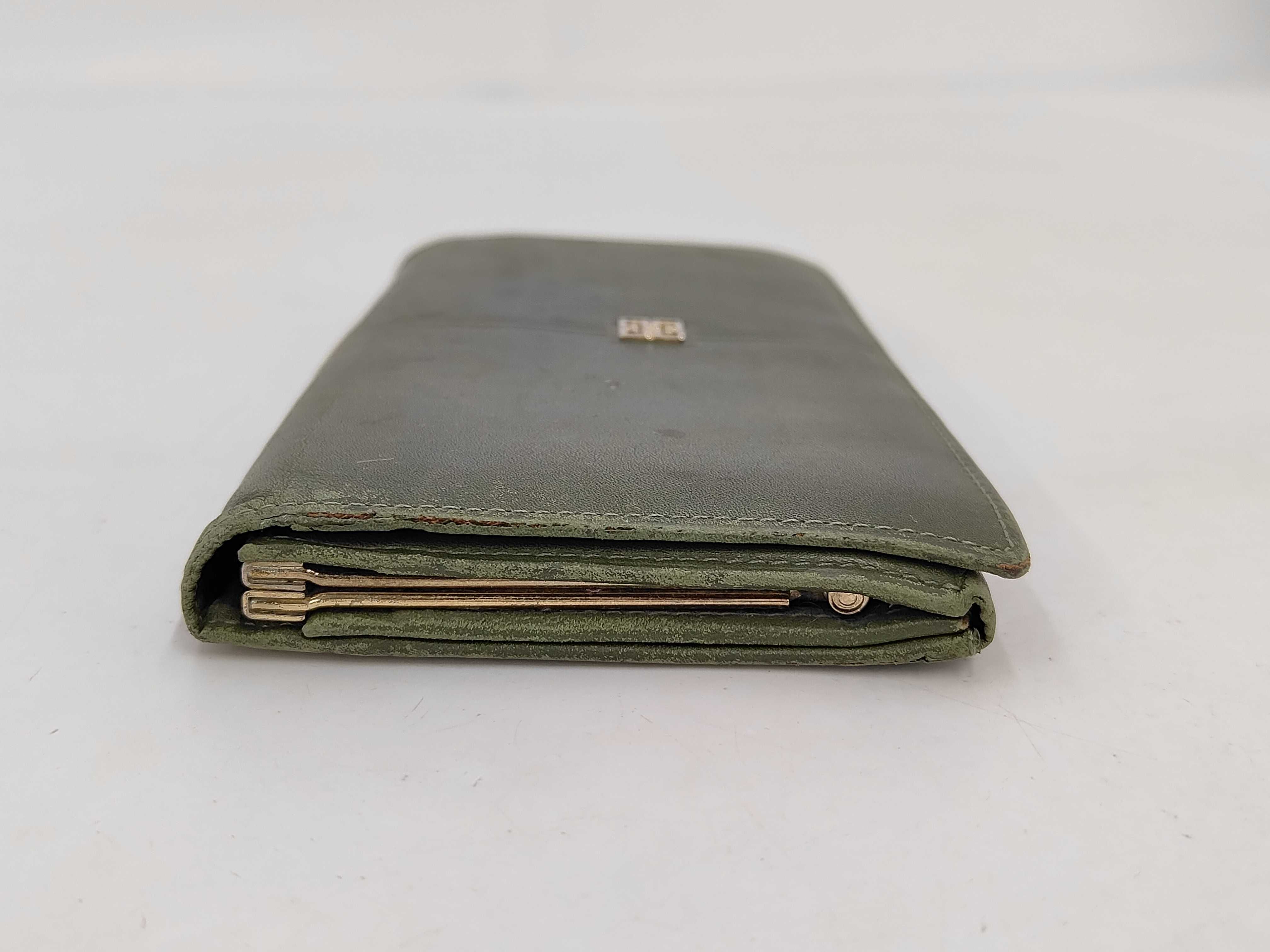 wallet — view 5