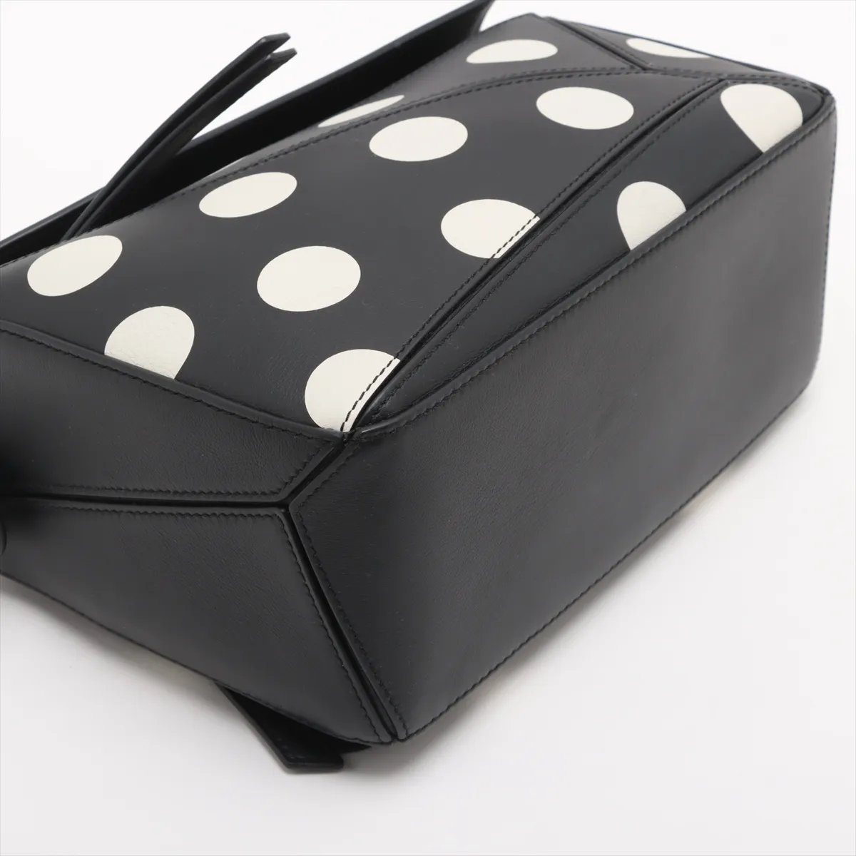 Puzzle 10 Puzzle Bag Small Leather 2WAY Shoulder Bag Black x White — view 4
