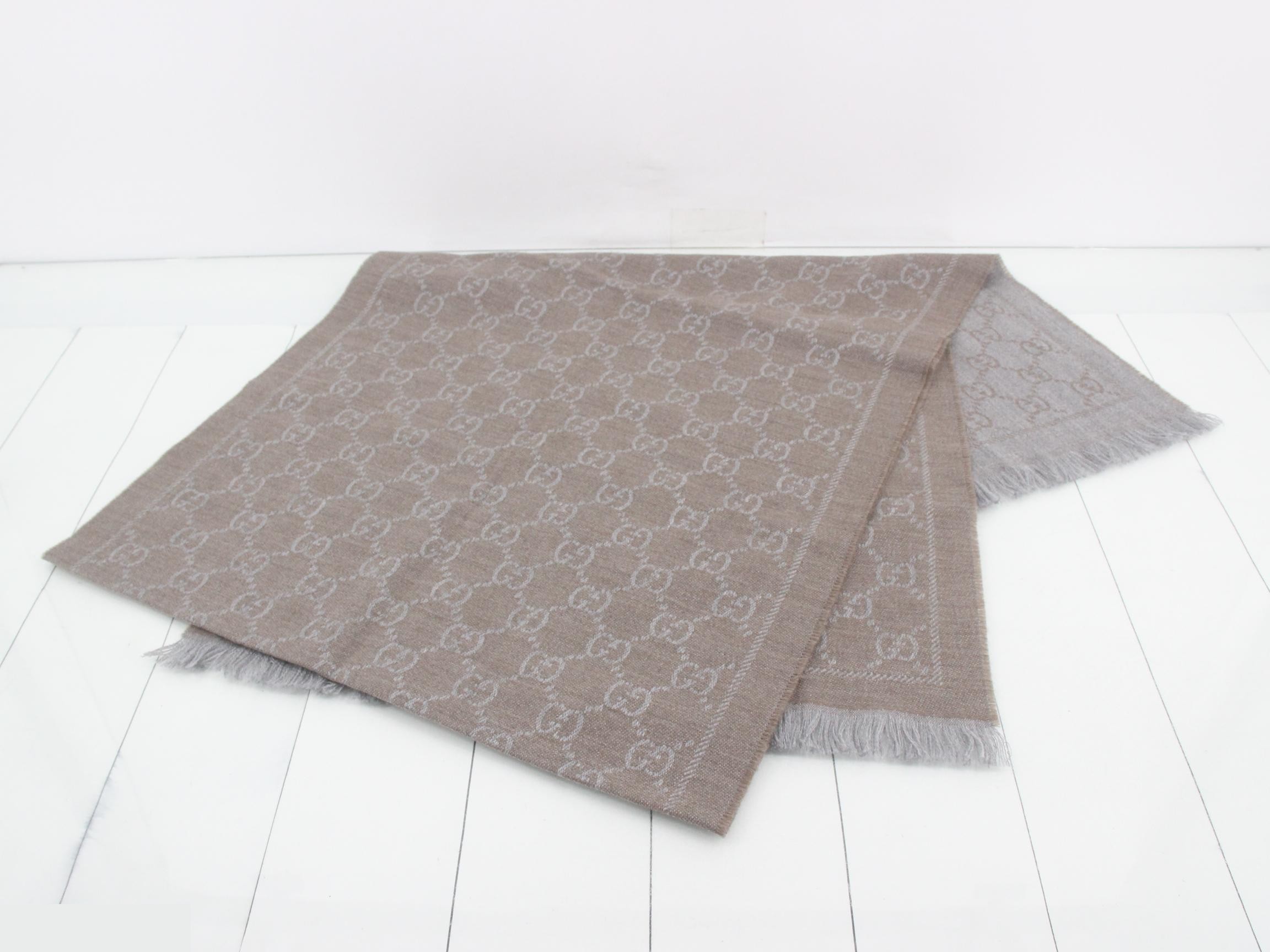 Scarf with tags — view 3