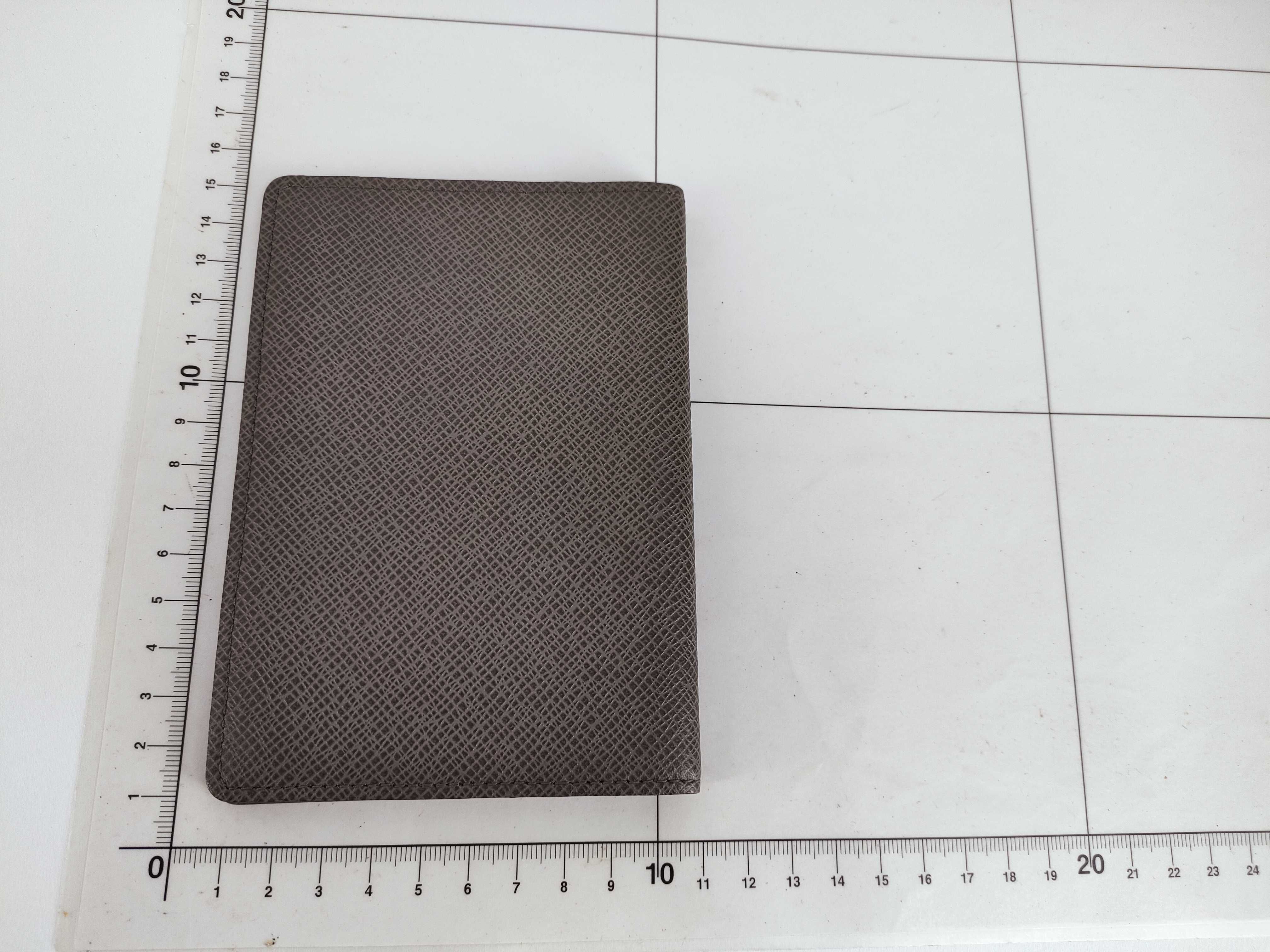 Taiga Passport Case, Taiga Card Case — view 2