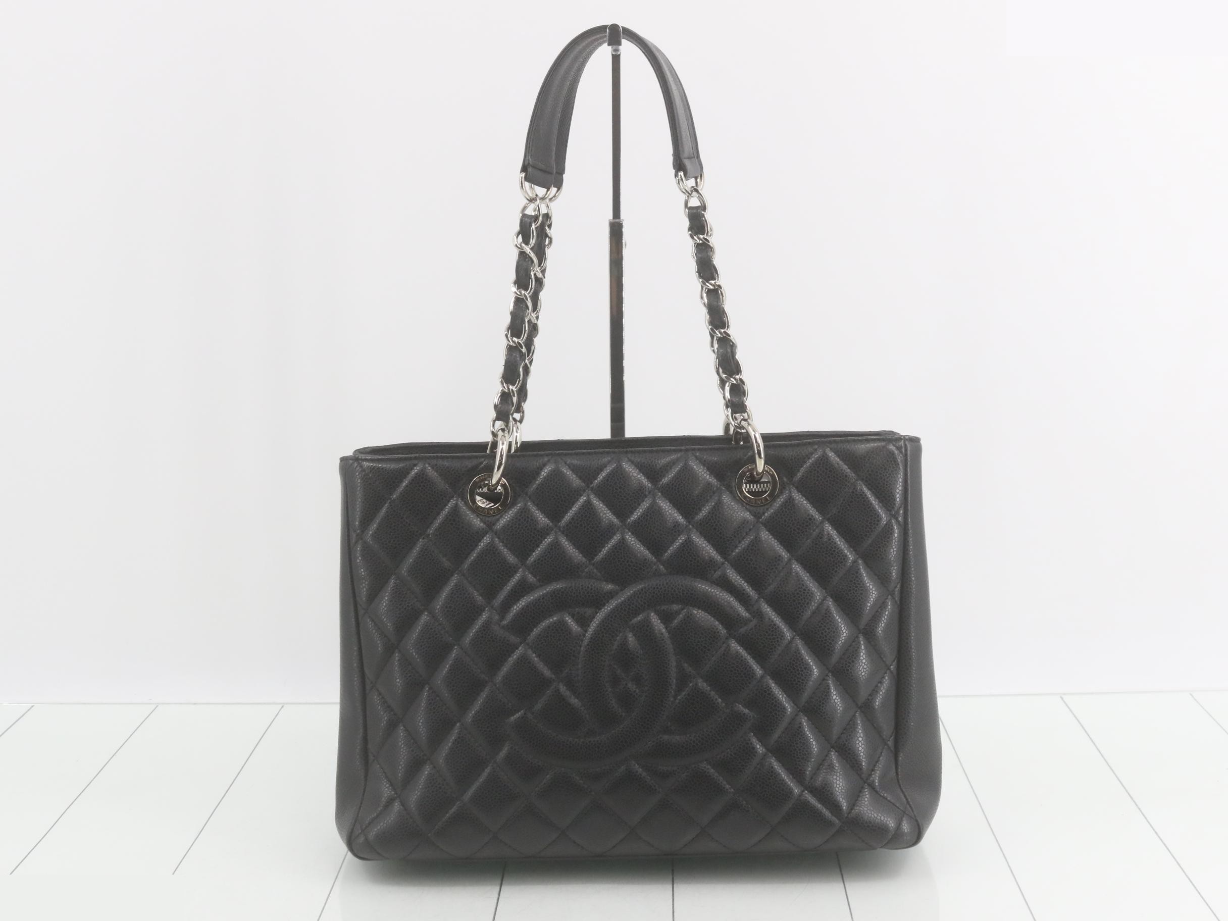 GST Caviar Skin Chain Handbag, Black