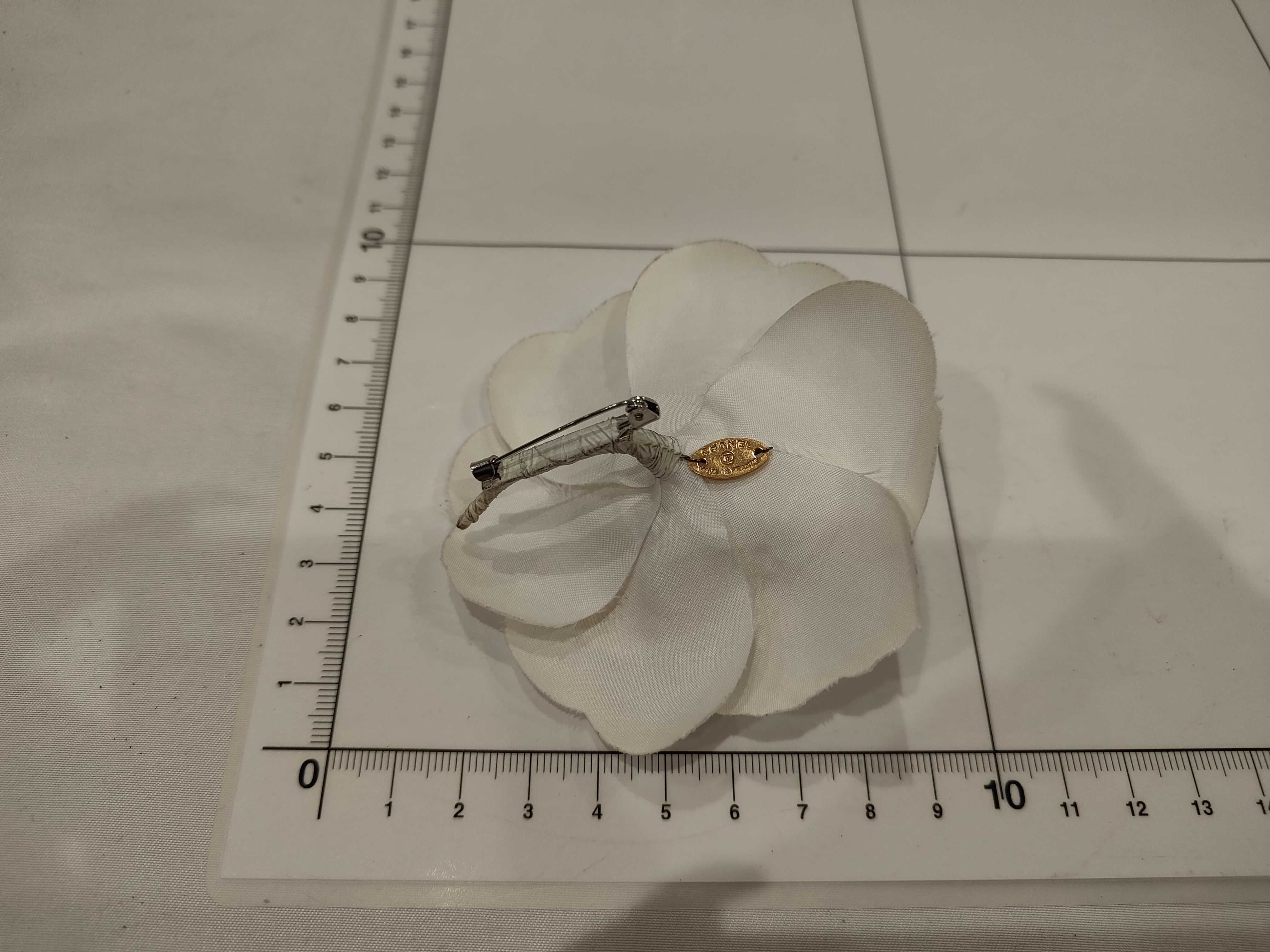 Camellia Corsage White Brooch — view 2