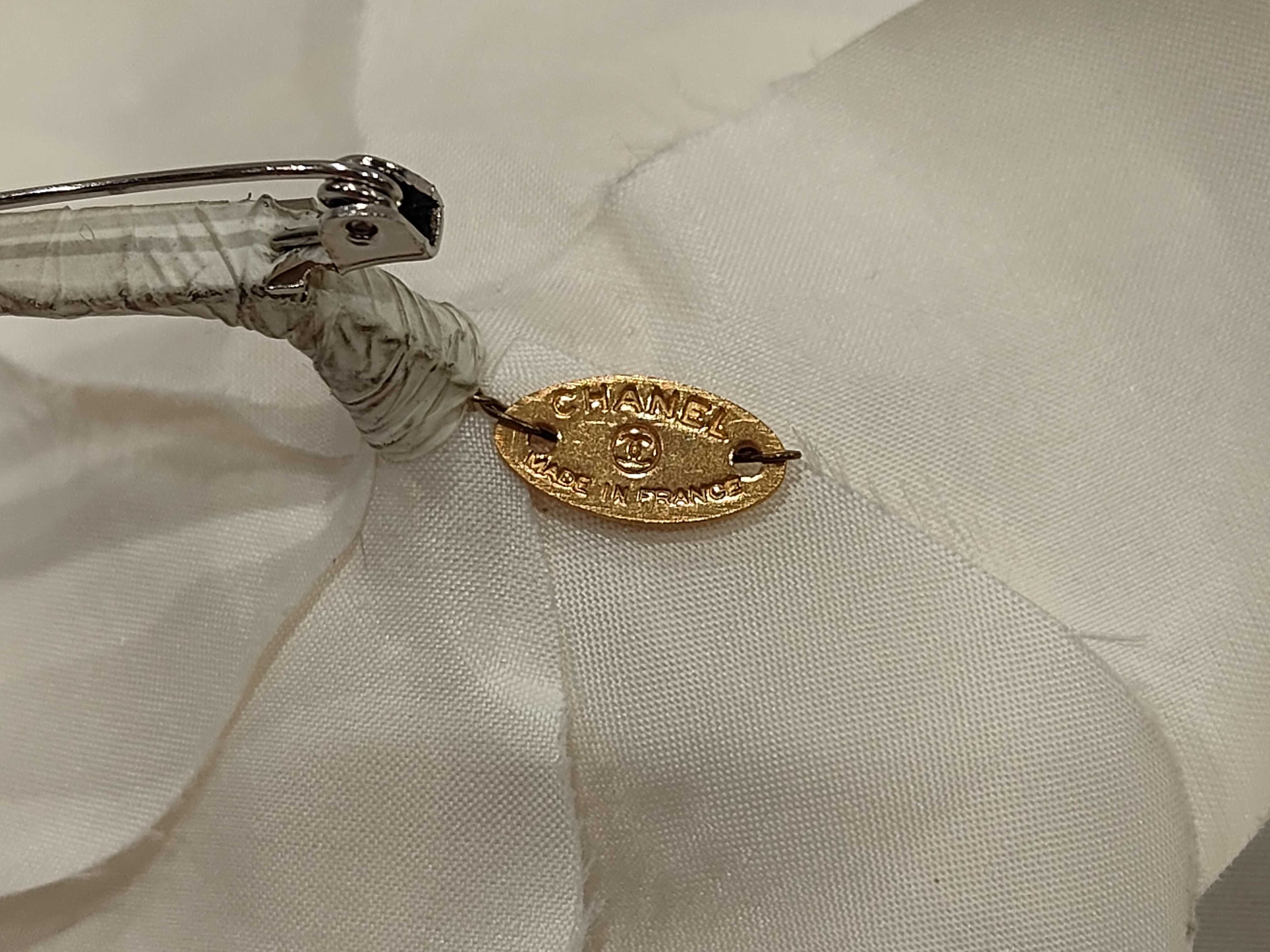 Camellia Corsage White Brooch — view 3