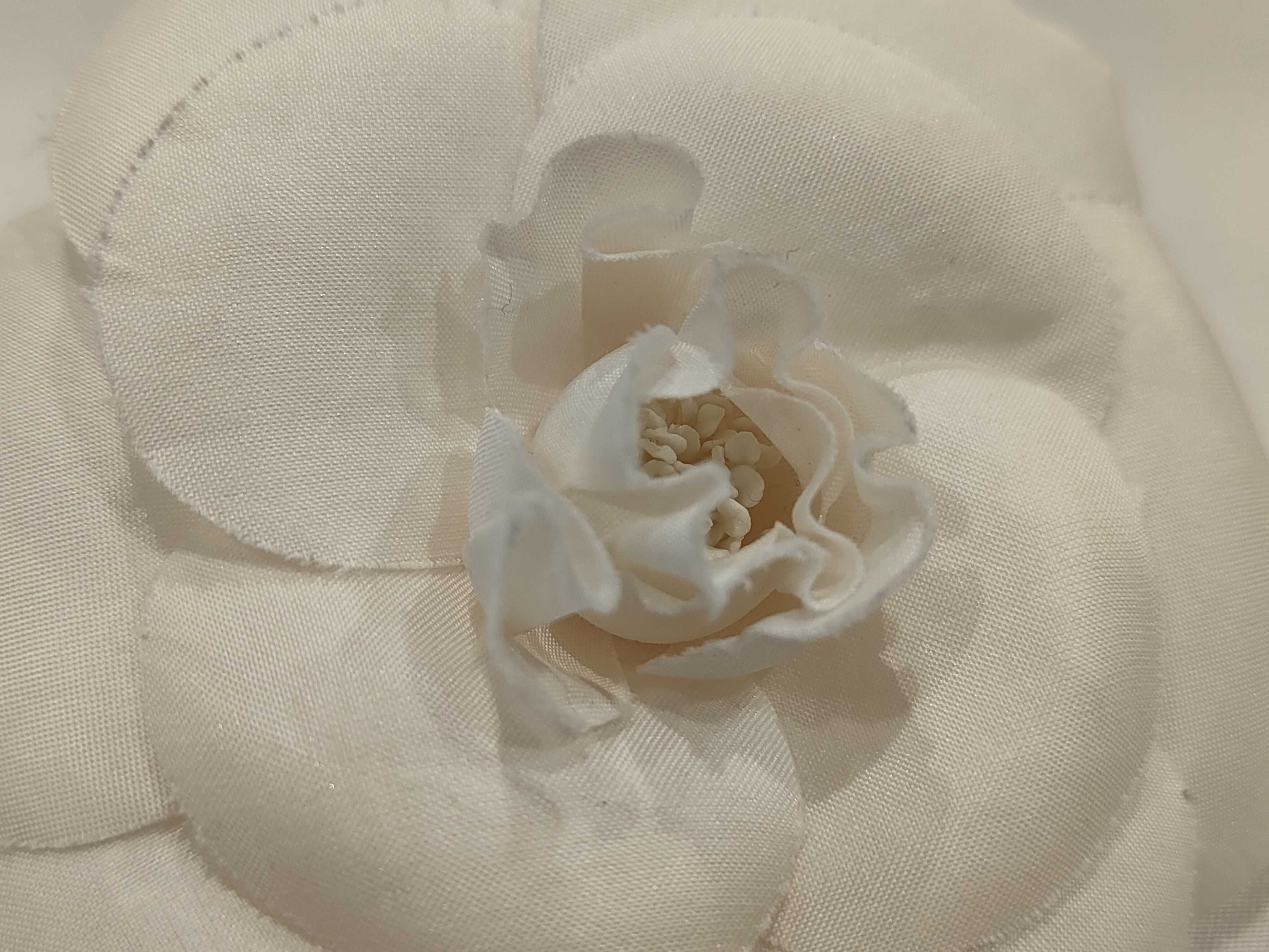 Camellia Corsage White Brooch — view 5
