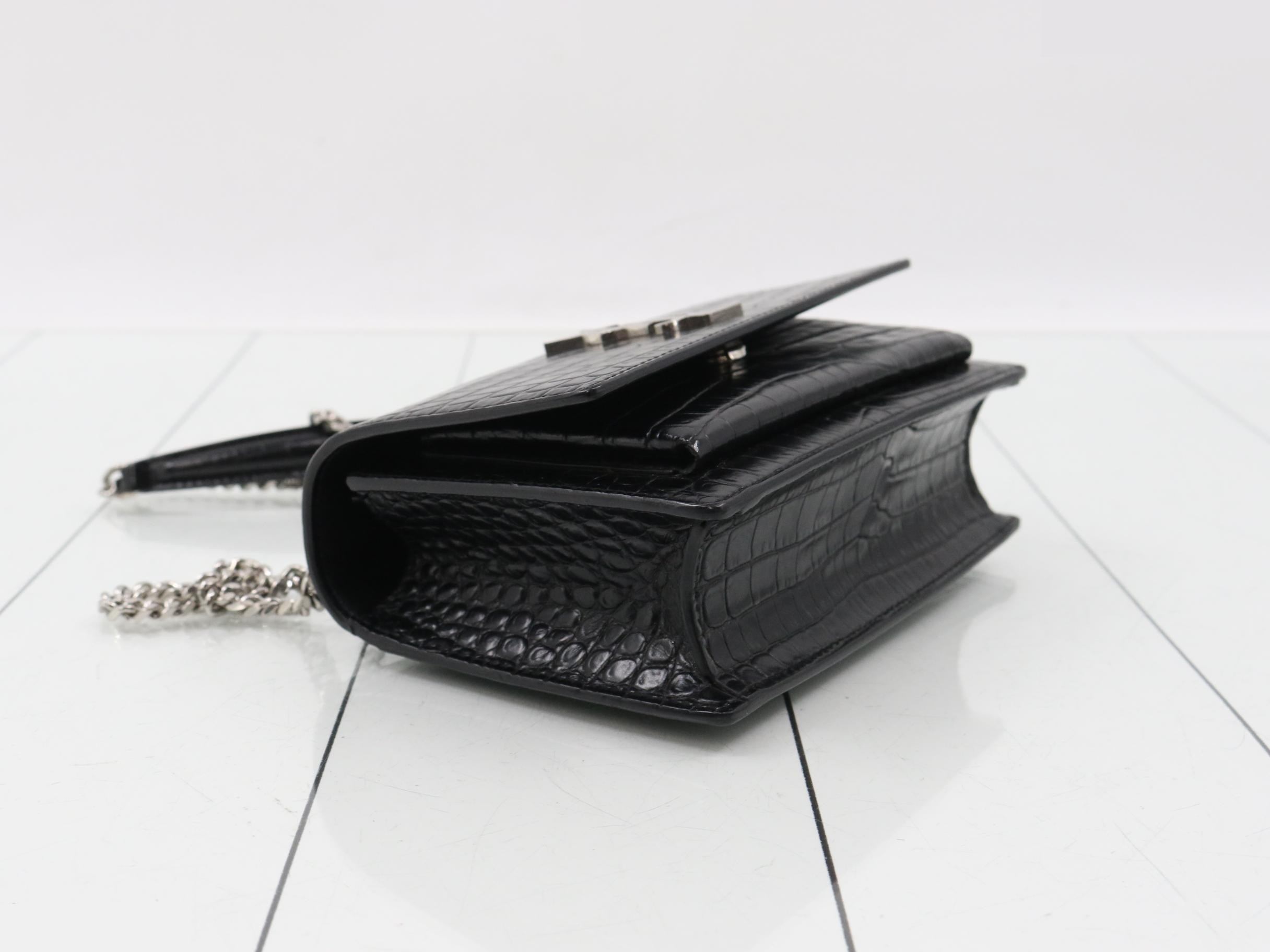 Chain shoulder bag, item number 452157, crocodile embossed. — view 5