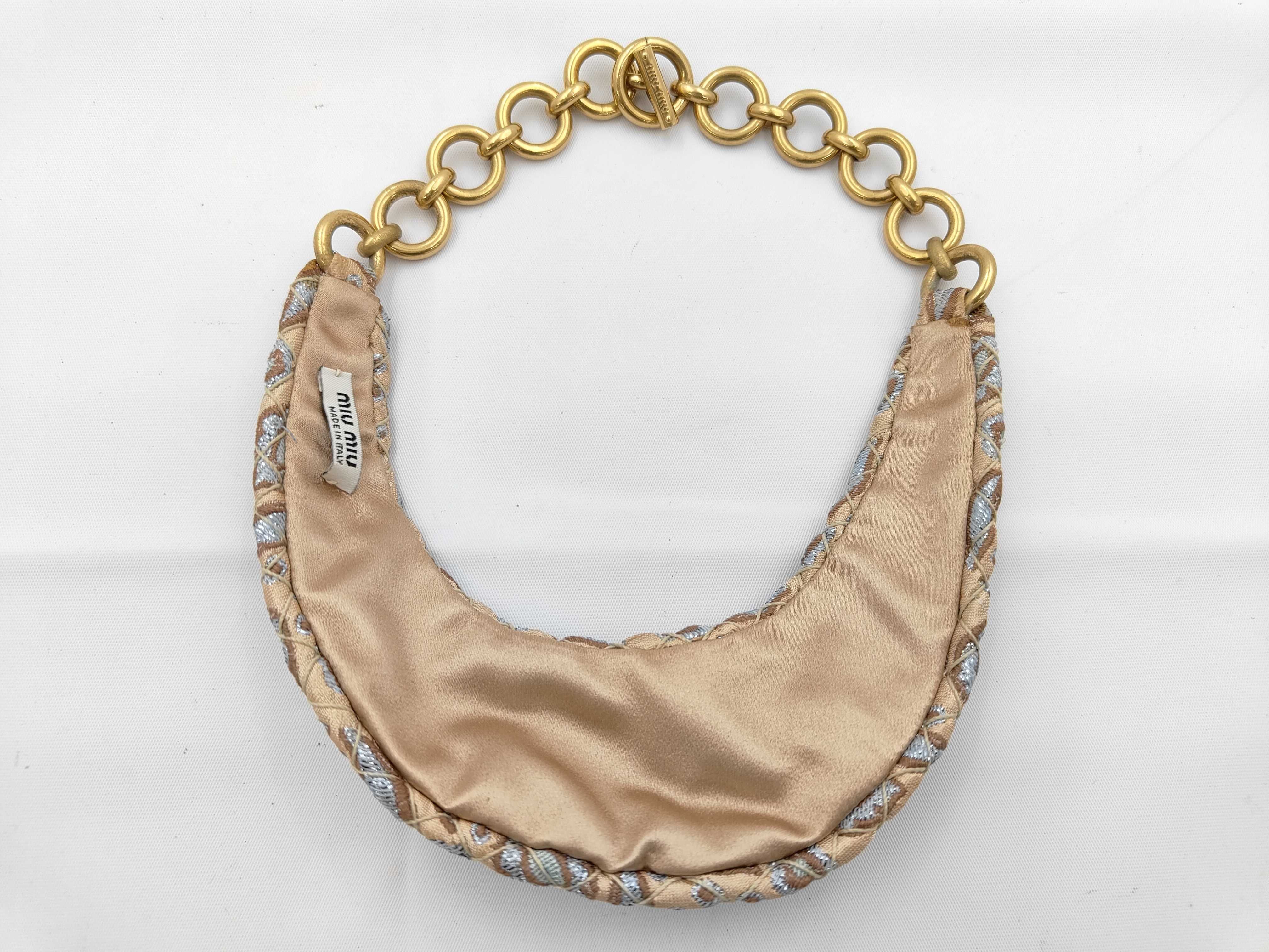 choker necklace with box — view 2