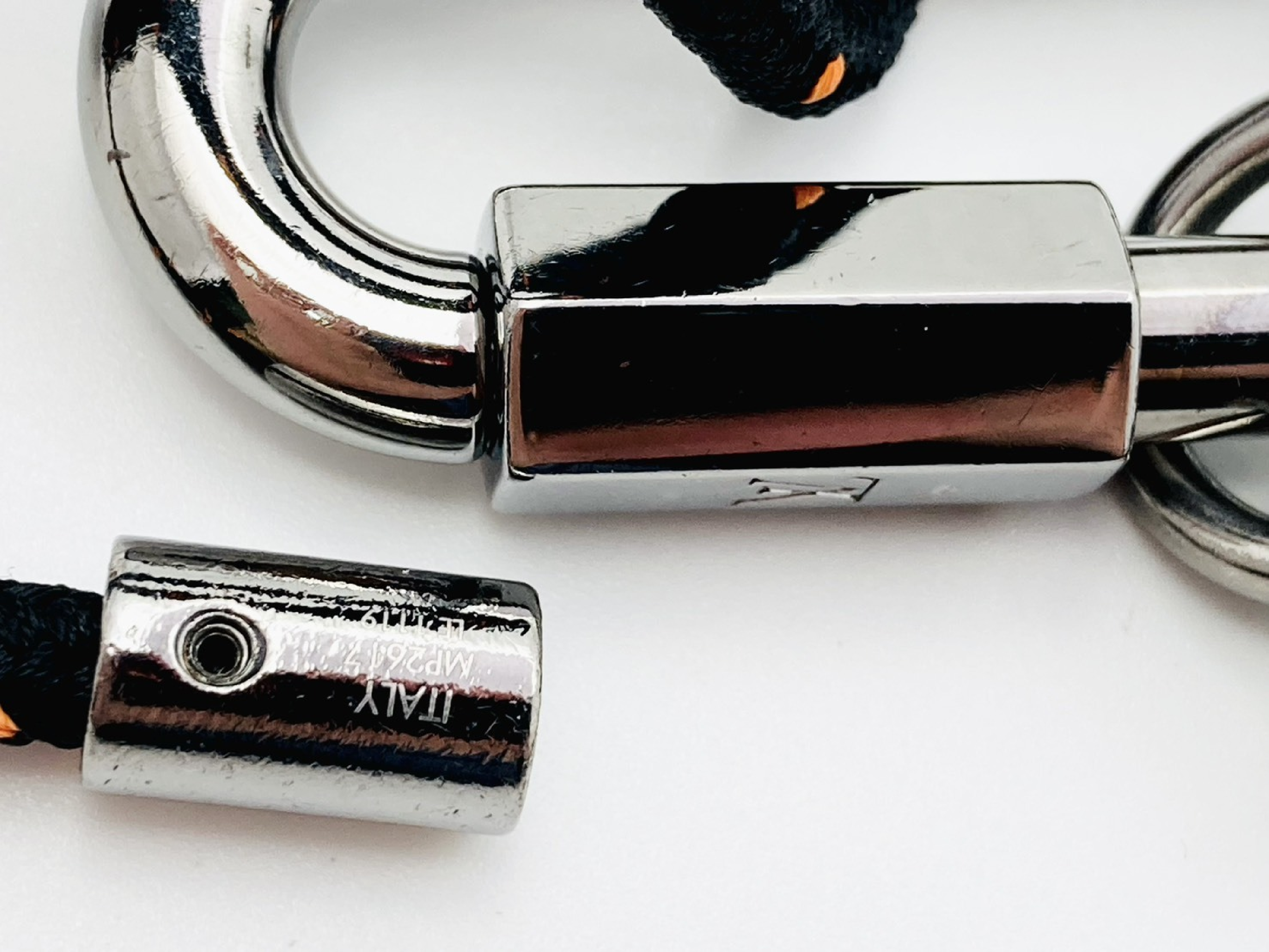 MP2617 Portefeuille LV Shape Rope Charm Keyring Black LE1119 Key Case — view 3