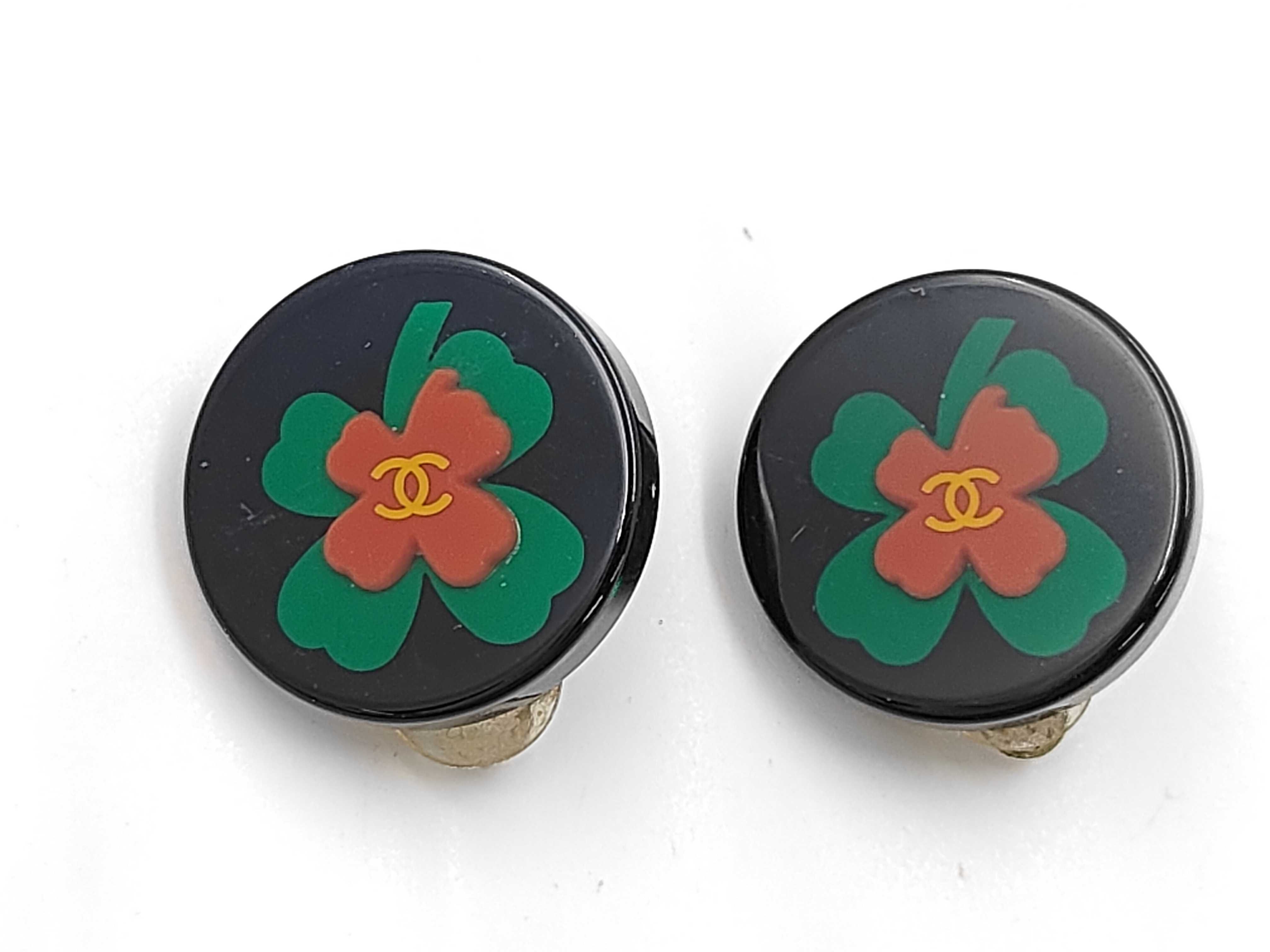 Coco Mark Clover Motif Round Earrings, Black, 04P Earrings