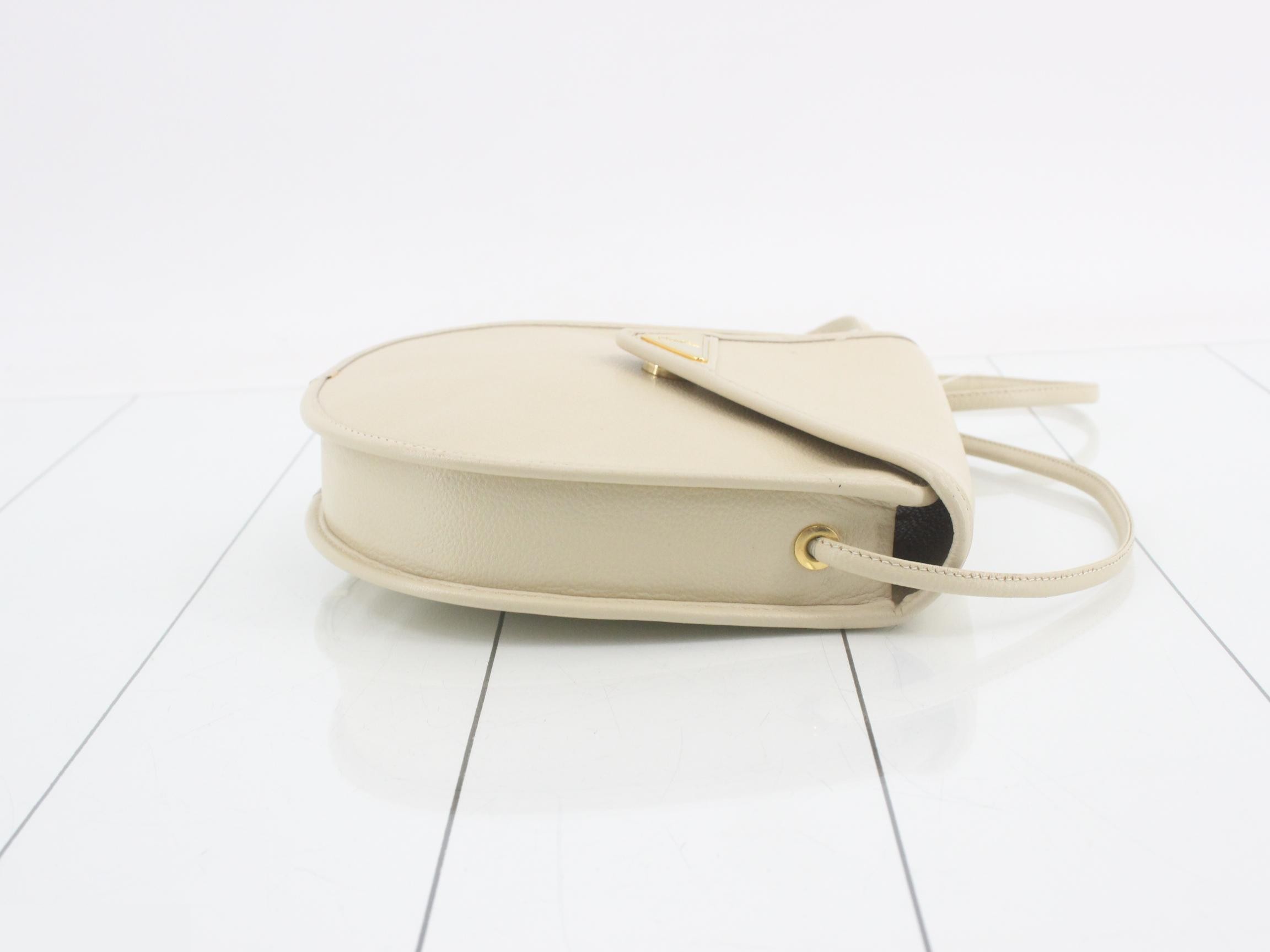 Leather logo plate shoulder bag — view 3