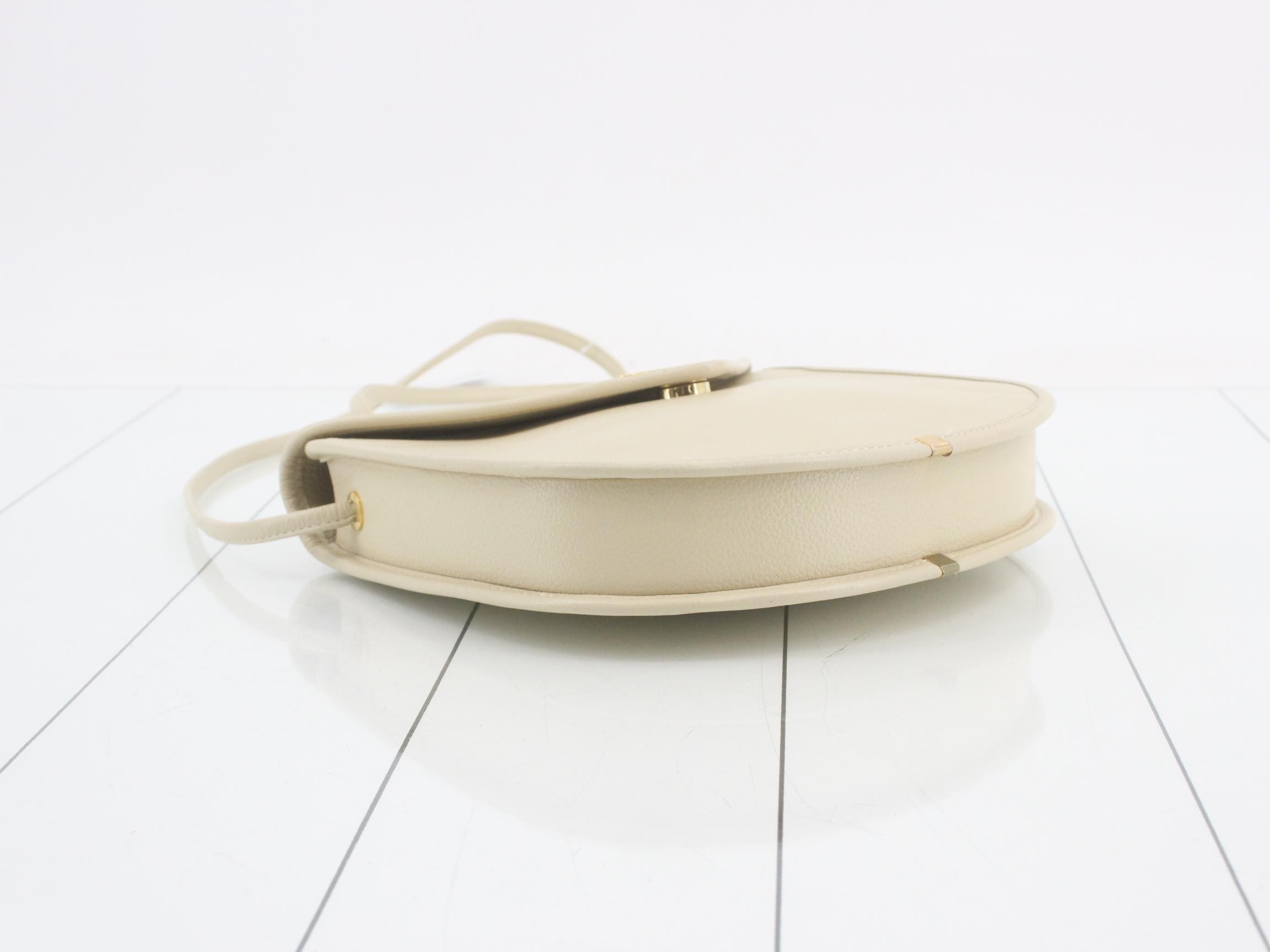Leather logo plate shoulder bag — view 5