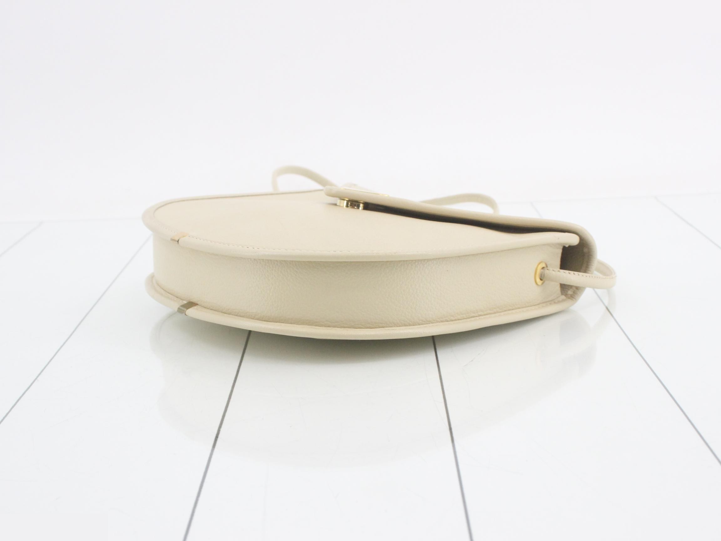 Leather logo plate shoulder bag — view 6