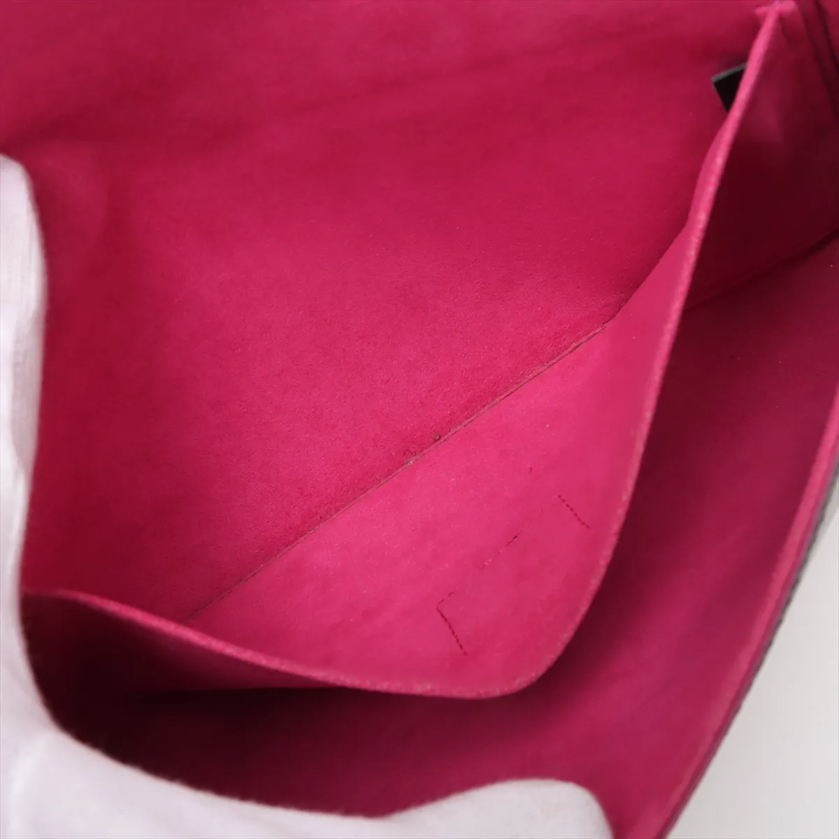 Epi Pochette Félicie M64579 TJ1158 Black x Pink — view 7