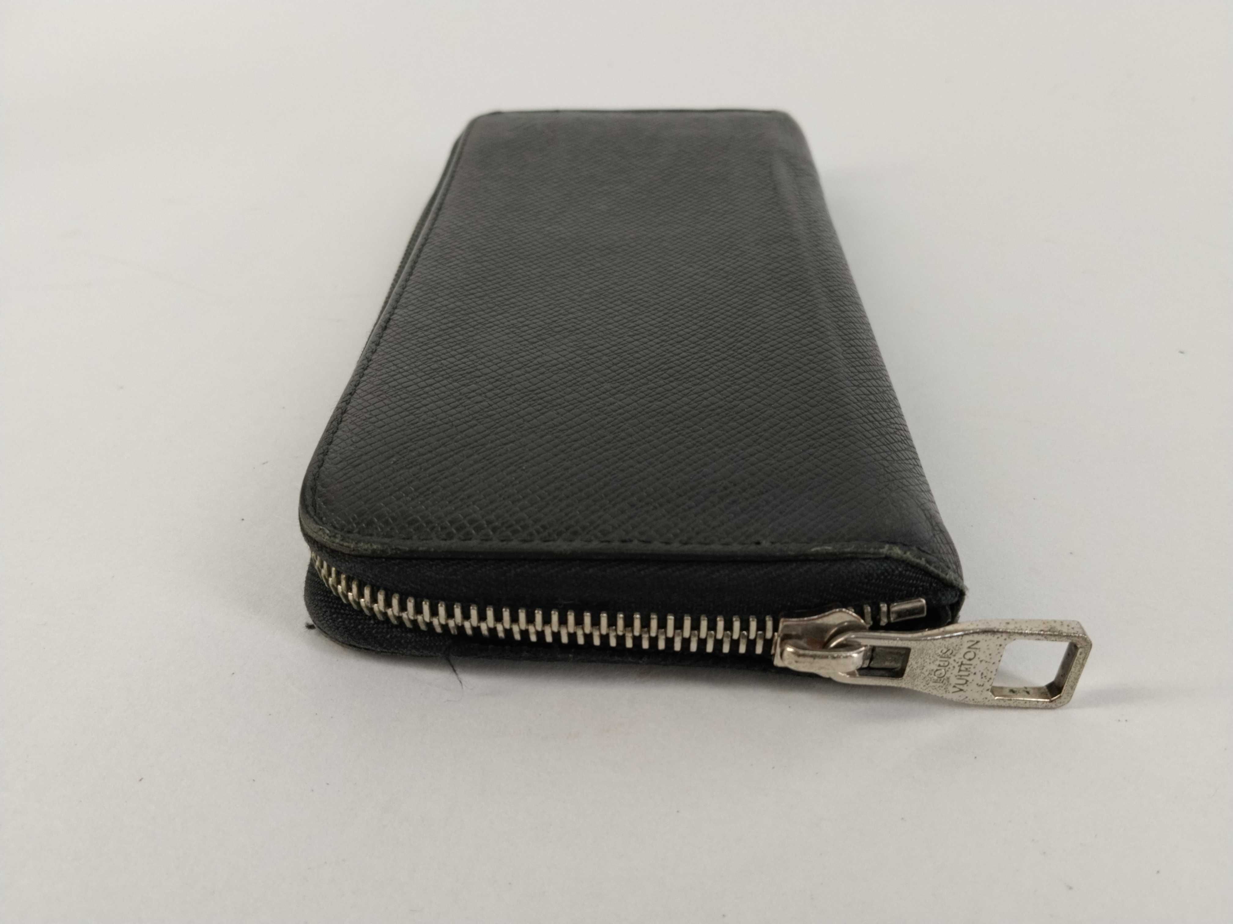 Taiga Visit Vertical Taiga Wallet — view 6