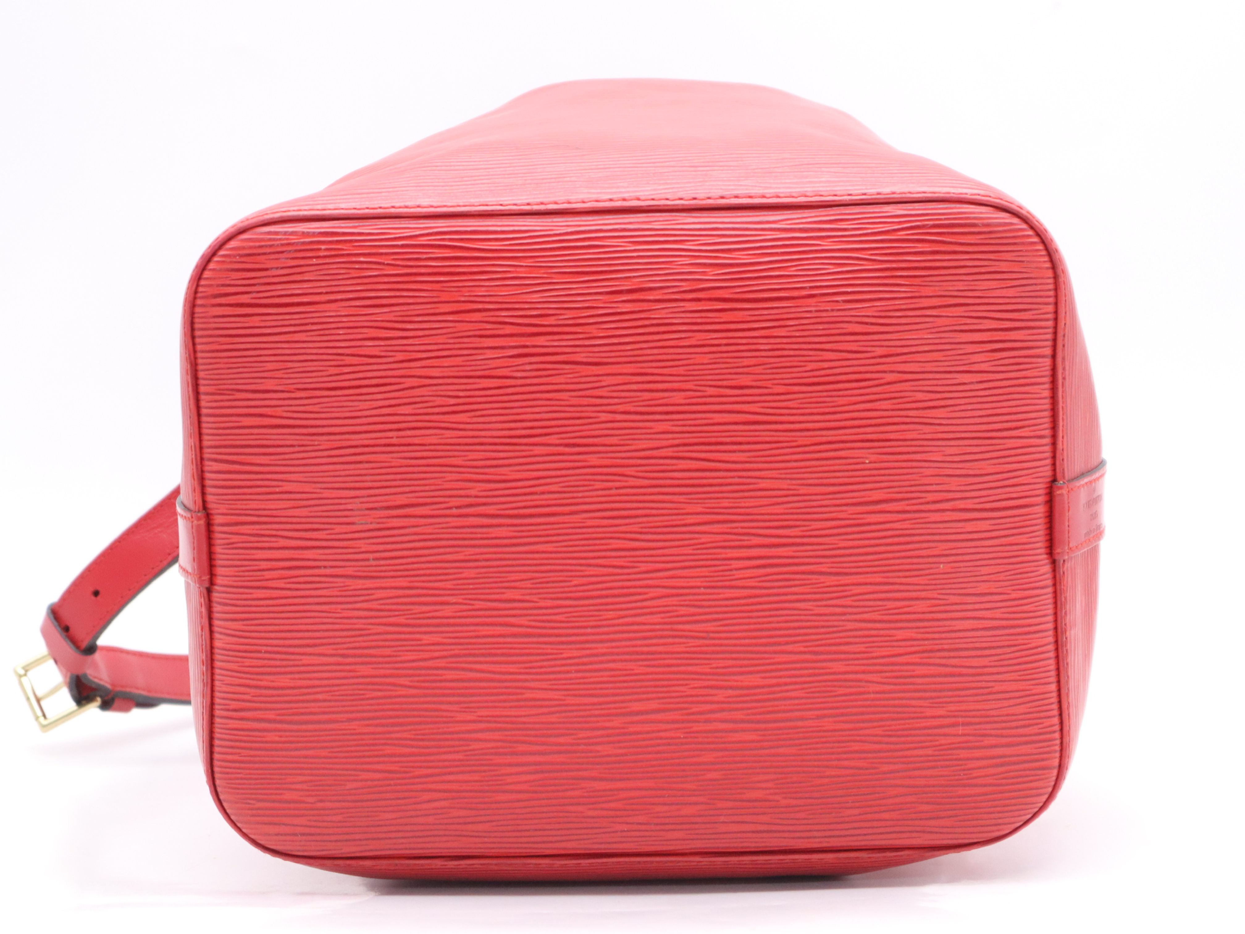 M44107 Epi Petit Noe Castilian Red Shoulder Bag — view 4