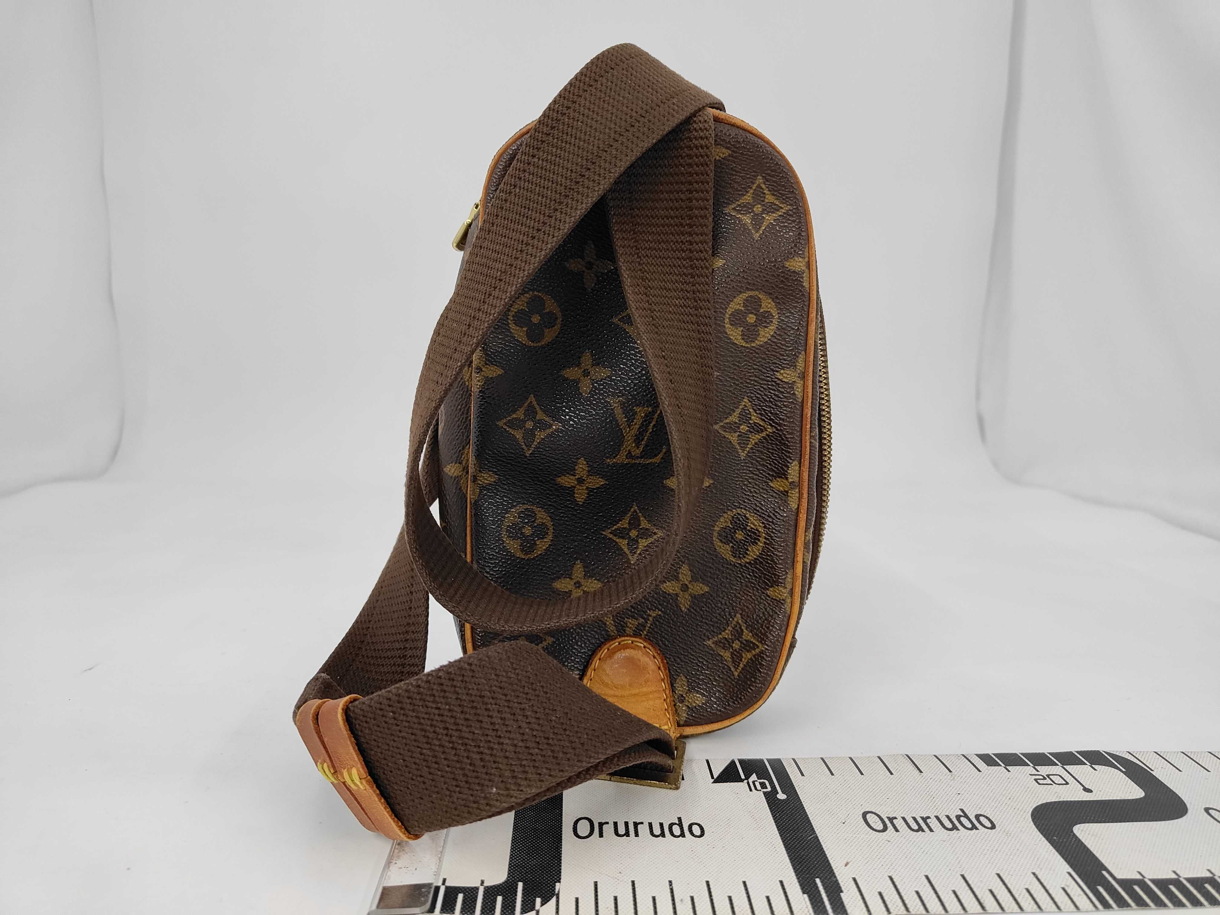 Monogram Pochette Gange CA0054 Shoulder Bag — view 2