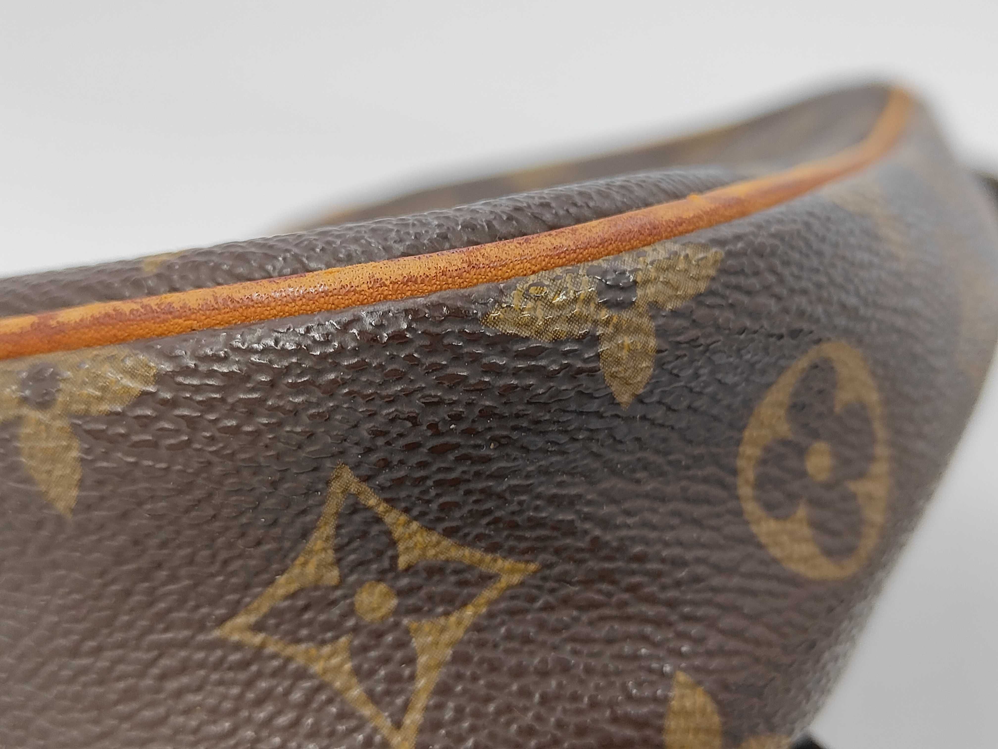 Monogram Pochette Gange CA0054 Shoulder Bag — view 9